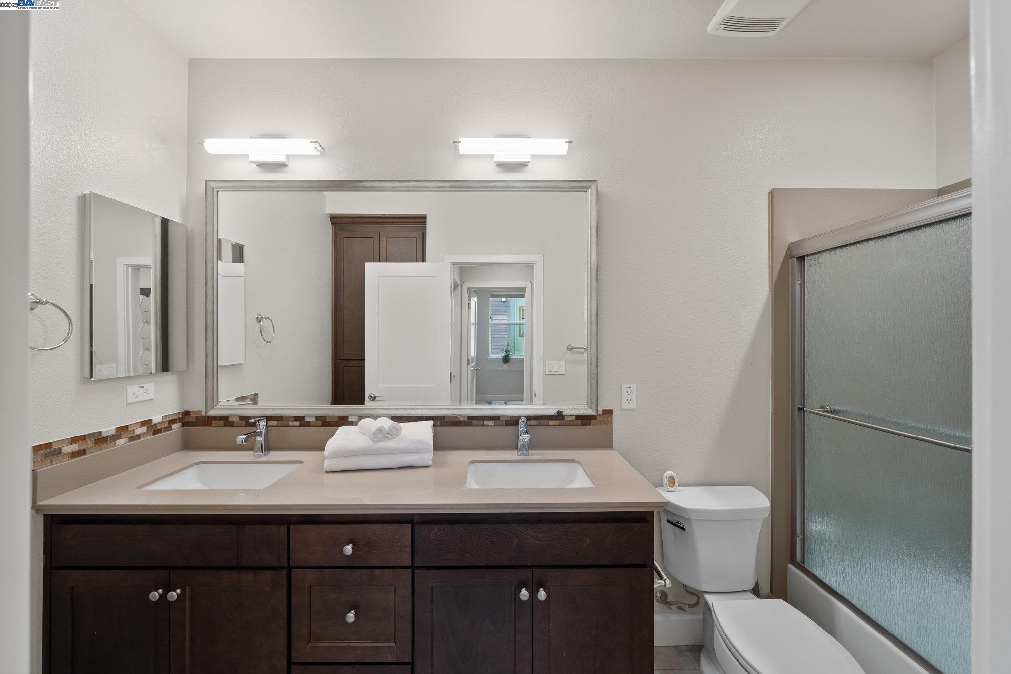 Detail Gallery Image 19 of 32 For 454 Persimmon Common #8,  Livermore,  CA 94551 - 3 Beds | 2/1 Baths