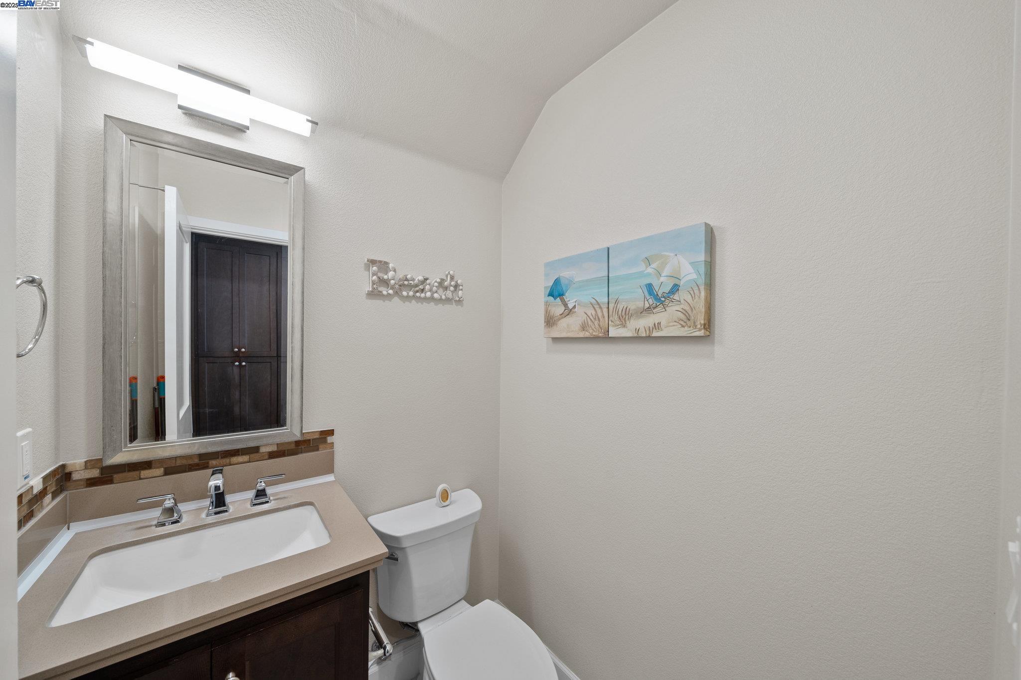 Detail Gallery Image 21 of 32 For 454 Persimmon Common #8,  Livermore,  CA 94551 - 3 Beds | 2/1 Baths