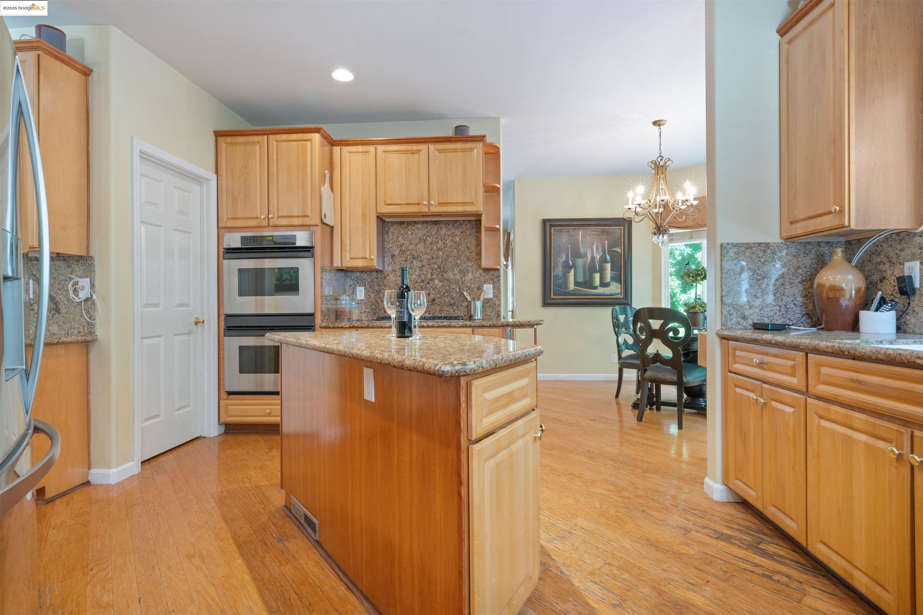 Detail Gallery Image 13 of 51 For 628 Stanley Ln, El Sobrante,  CA 94803 - 5 Beds | 3 Baths