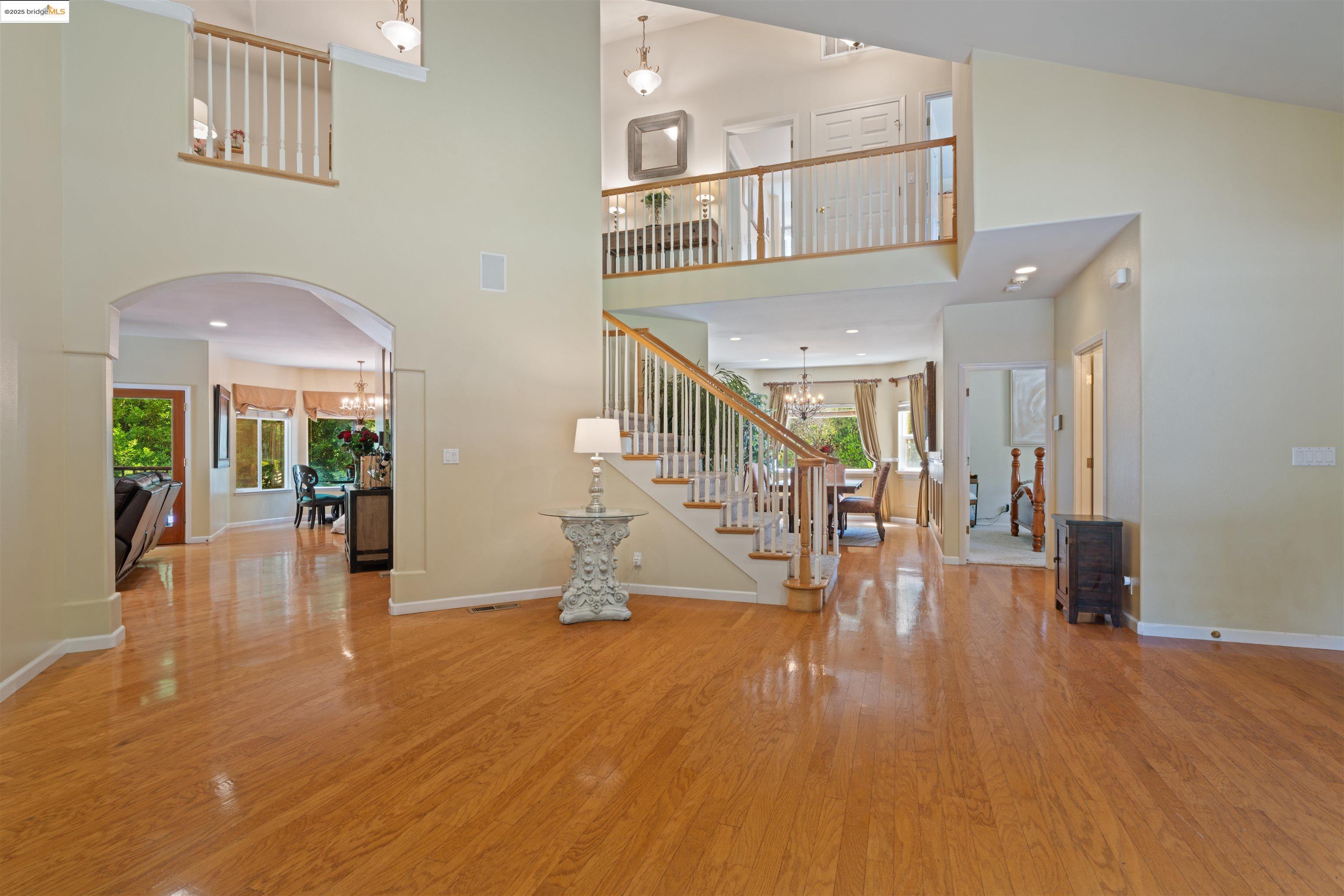 Detail Gallery Image 3 of 51 For 628 Stanley Ln, El Sobrante,  CA 94803 - 5 Beds | 3 Baths