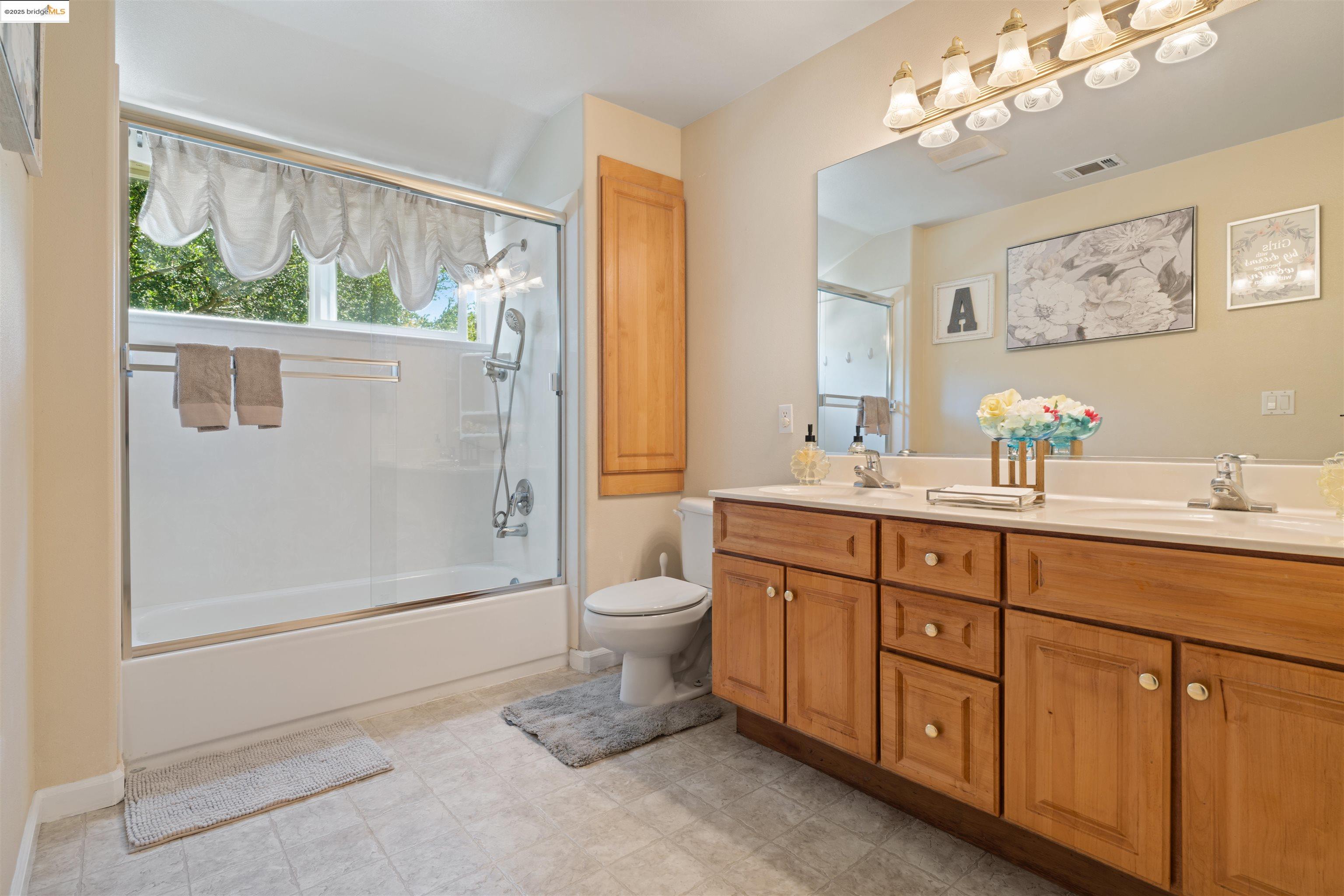 Detail Gallery Image 35 of 51 For 628 Stanley Ln, El Sobrante,  CA 94803 - 5 Beds | 3 Baths