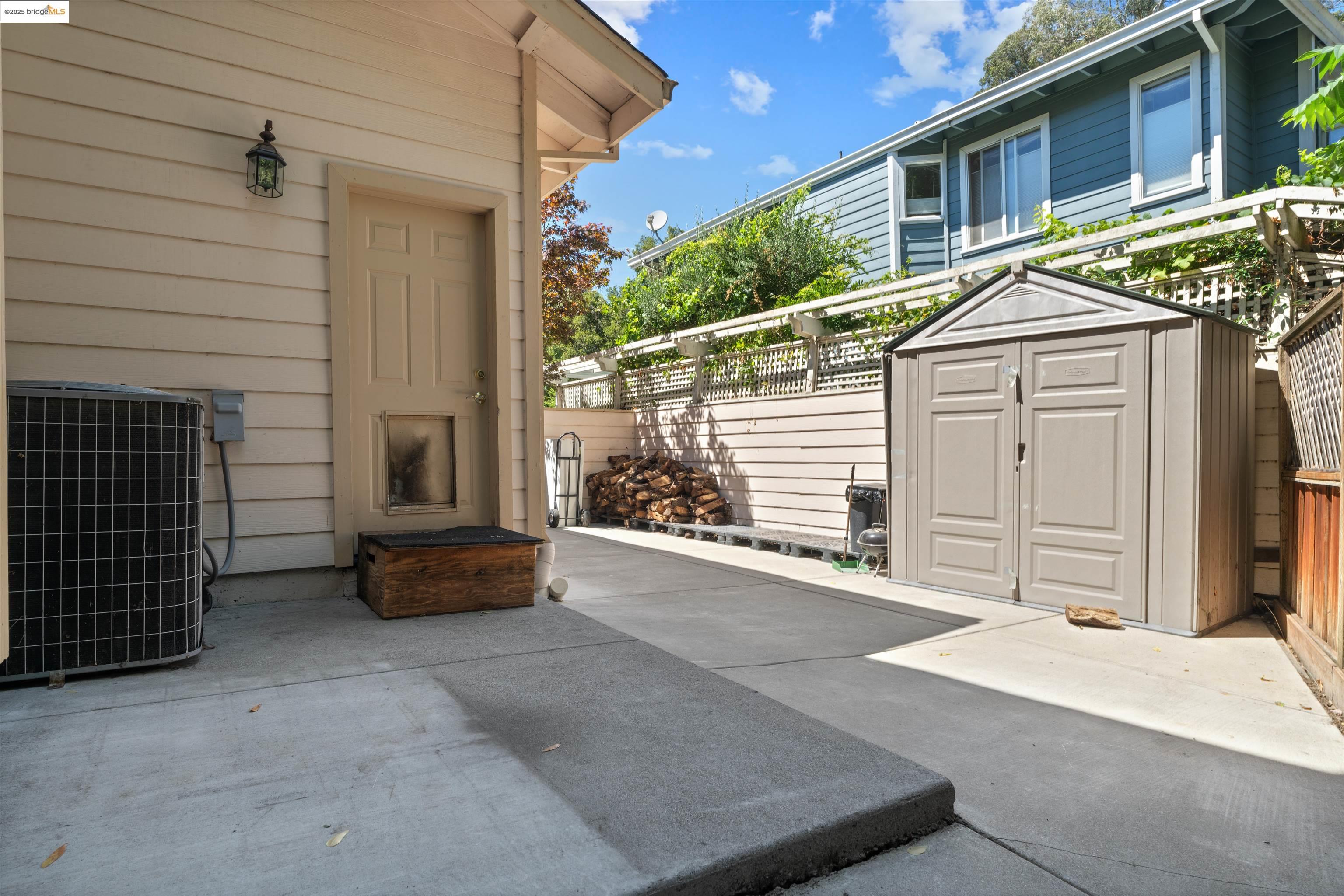 Detail Gallery Image 43 of 51 For 628 Stanley Ln, El Sobrante,  CA 94803 - 5 Beds | 3 Baths
