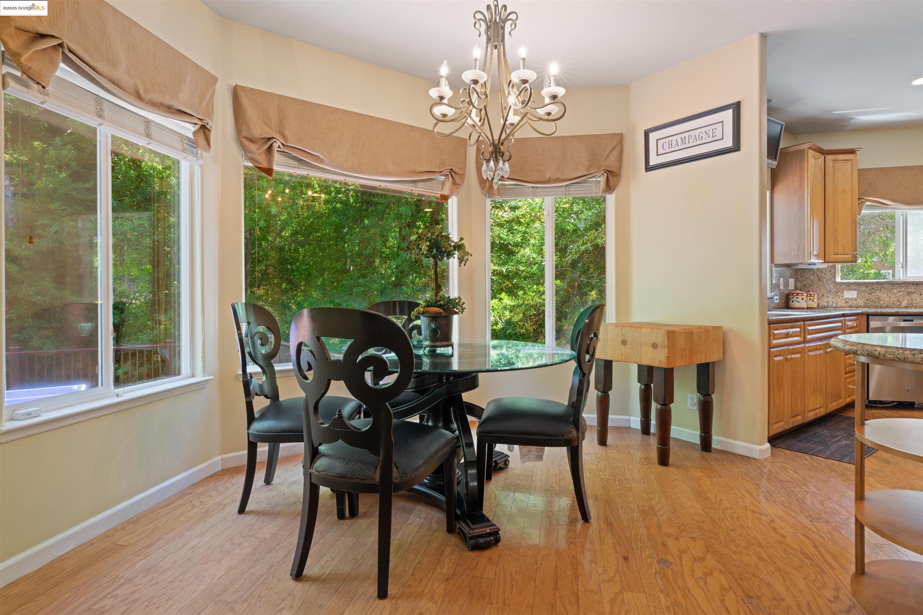 Detail Gallery Image 9 of 51 For 628 Stanley Ln, El Sobrante,  CA 94803 - 5 Beds | 3 Baths