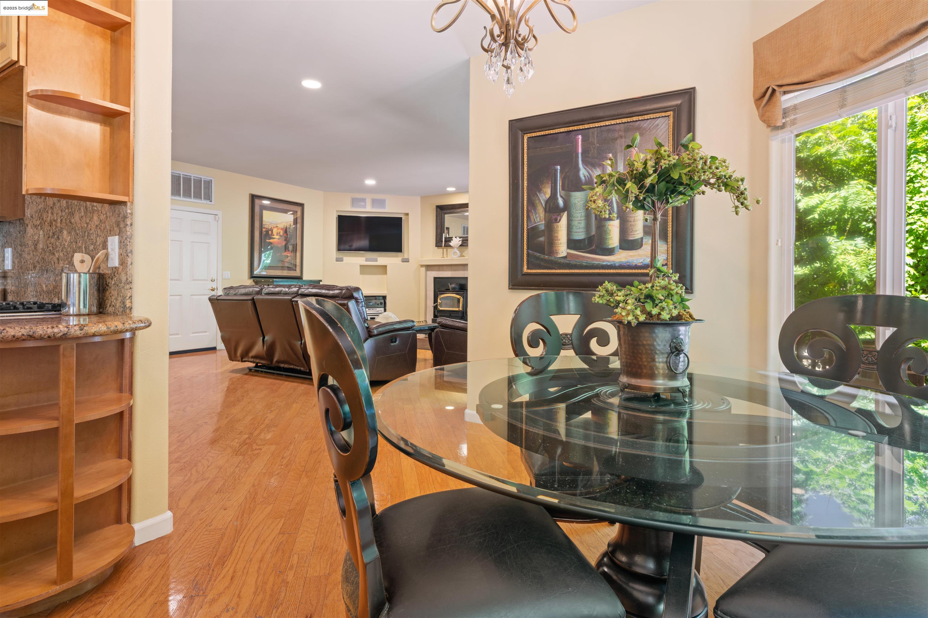 Detail Gallery Image 10 of 51 For 628 Stanley Ln, El Sobrante,  CA 94803 - 5 Beds | 3 Baths