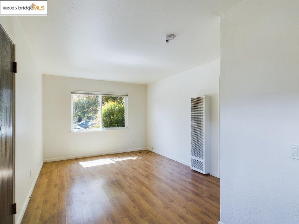 Detail Gallery Image 7 of 16 For 3811 Opal St #3801,  Oakland,  CA 94609 - 6 Beds | 6 Baths