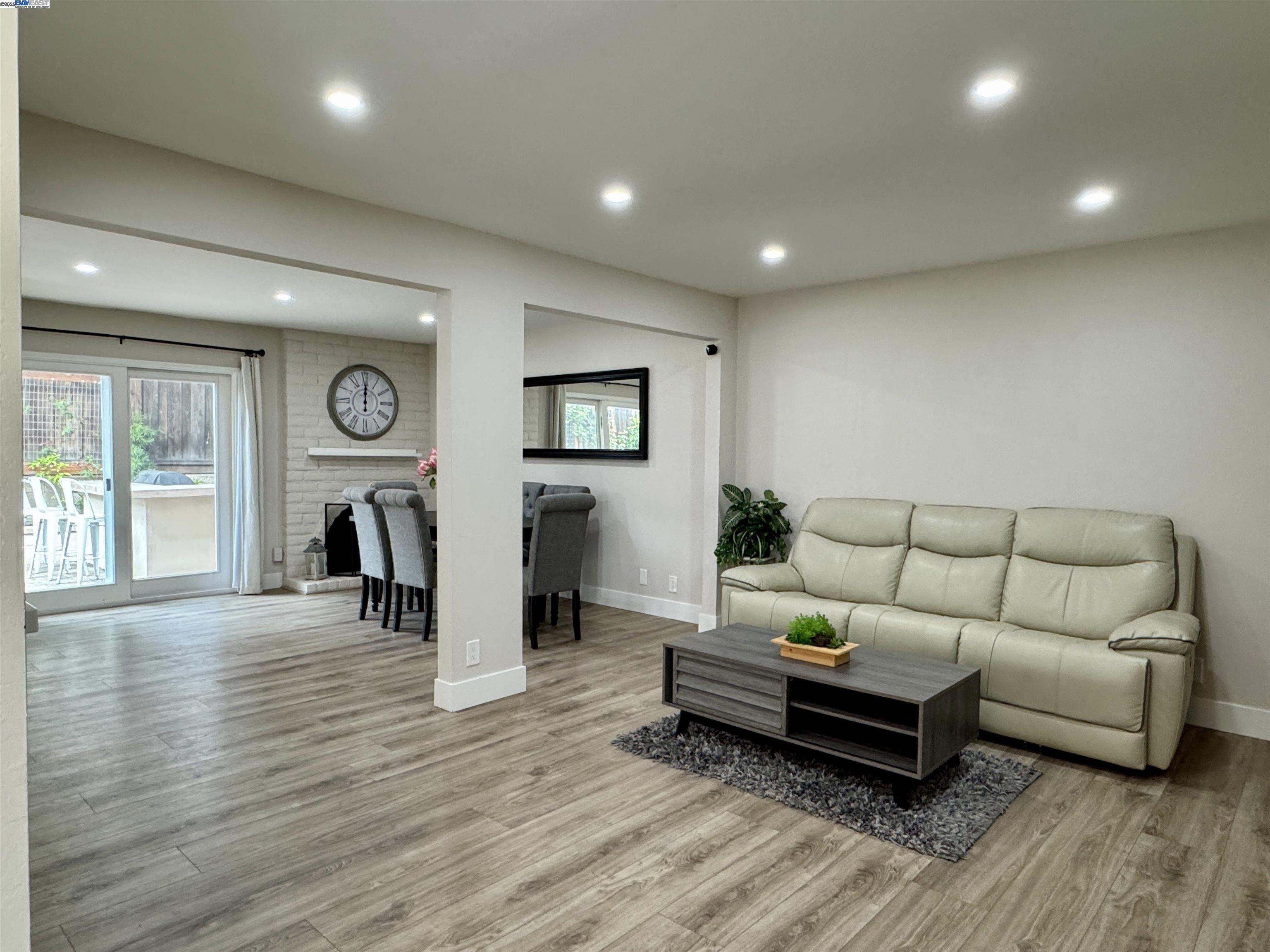 Photo #5: 41104099 Listing 