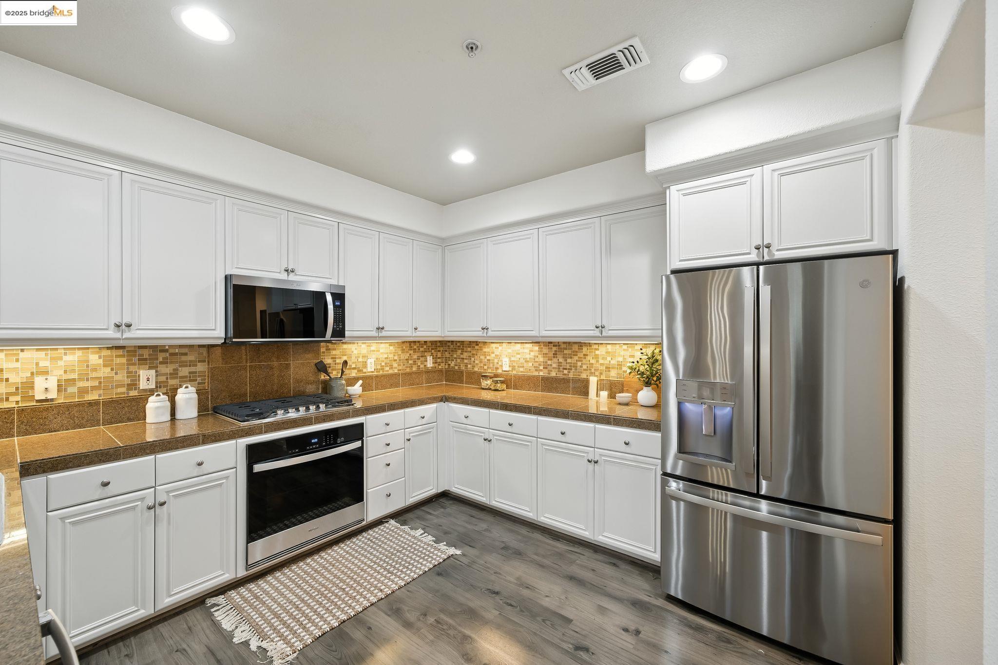 Detail Gallery Image 14 of 30 For 1412 Arianna Lane, San Ramon,  CA 94582 - 3 Beds | 2/1 Baths