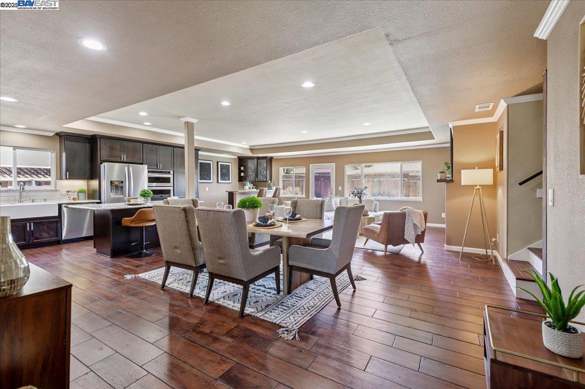 Detail Gallery Image 2 of 39 For 863 Los Alamos Ave, Livermore,  CA 94550 - 5 Beds | 2/1 Baths