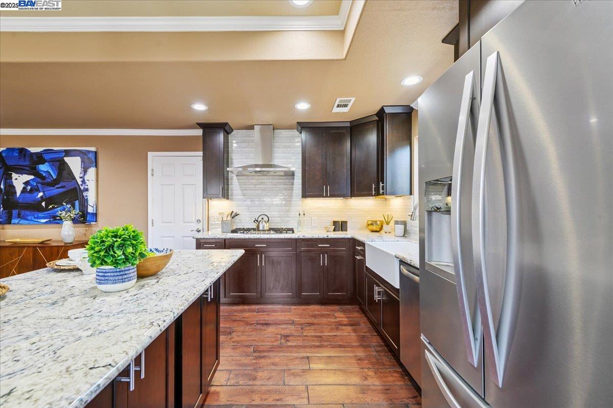 Detail Gallery Image 10 of 39 For 863 Los Alamos Ave, Livermore,  CA 94550 - 5 Beds | 2/1 Baths