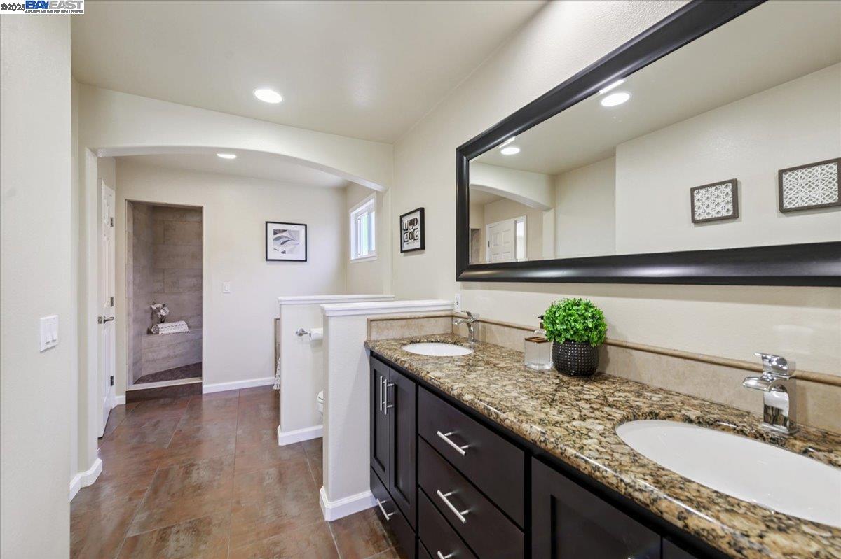 Detail Gallery Image 17 of 39 For 863 Los Alamos Ave, Livermore,  CA 94550 - 5 Beds | 2/1 Baths