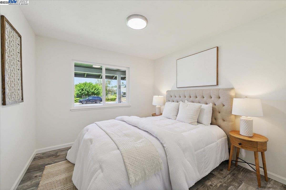 Detail Gallery Image 19 of 39 For 863 Los Alamos Ave, Livermore,  CA 94550 - 5 Beds | 2/1 Baths