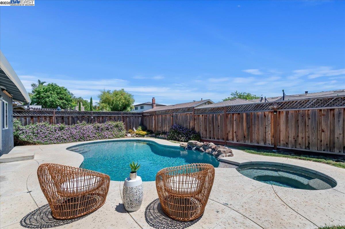 Detail Gallery Image 26 of 39 For 863 Los Alamos Ave, Livermore,  CA 94550 - 5 Beds | 2/1 Baths