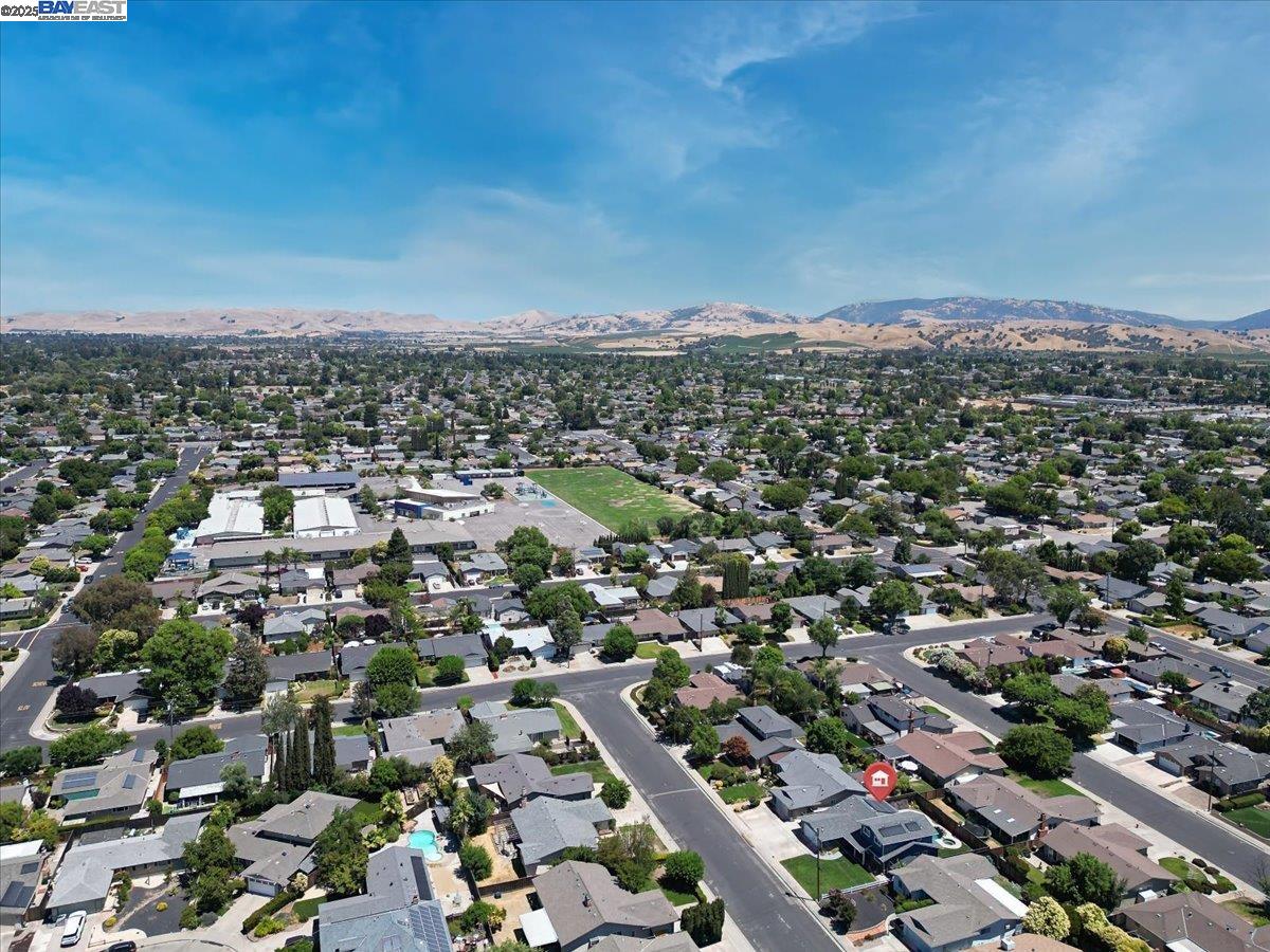 Detail Gallery Image 37 of 39 For 863 Los Alamos Ave, Livermore,  CA 94550 - 5 Beds | 2/1 Baths