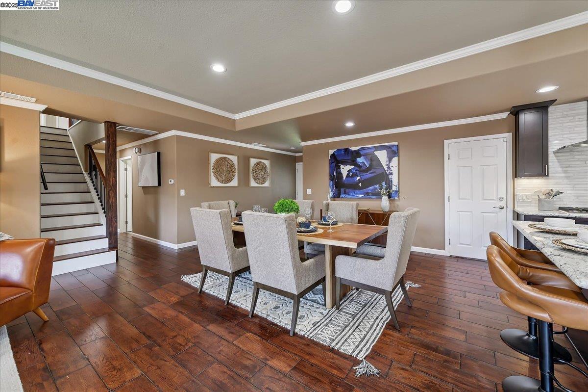 Detail Gallery Image 8 of 39 For 863 Los Alamos Ave, Livermore,  CA 94550 - 5 Beds | 2/1 Baths