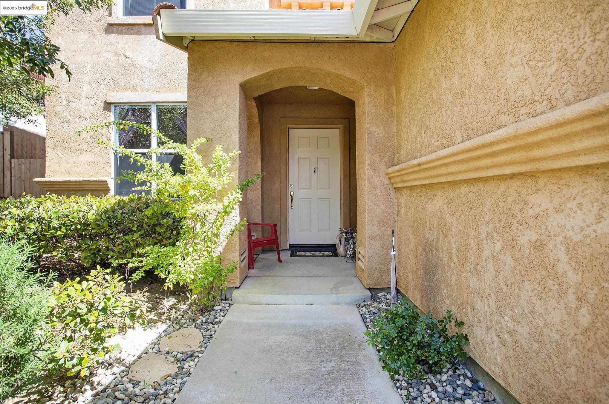 Detail Gallery Image 2 of 45 For 1919 Mount Conness Way, Antioch,  CA 94531 - 5 Beds | 3 Baths