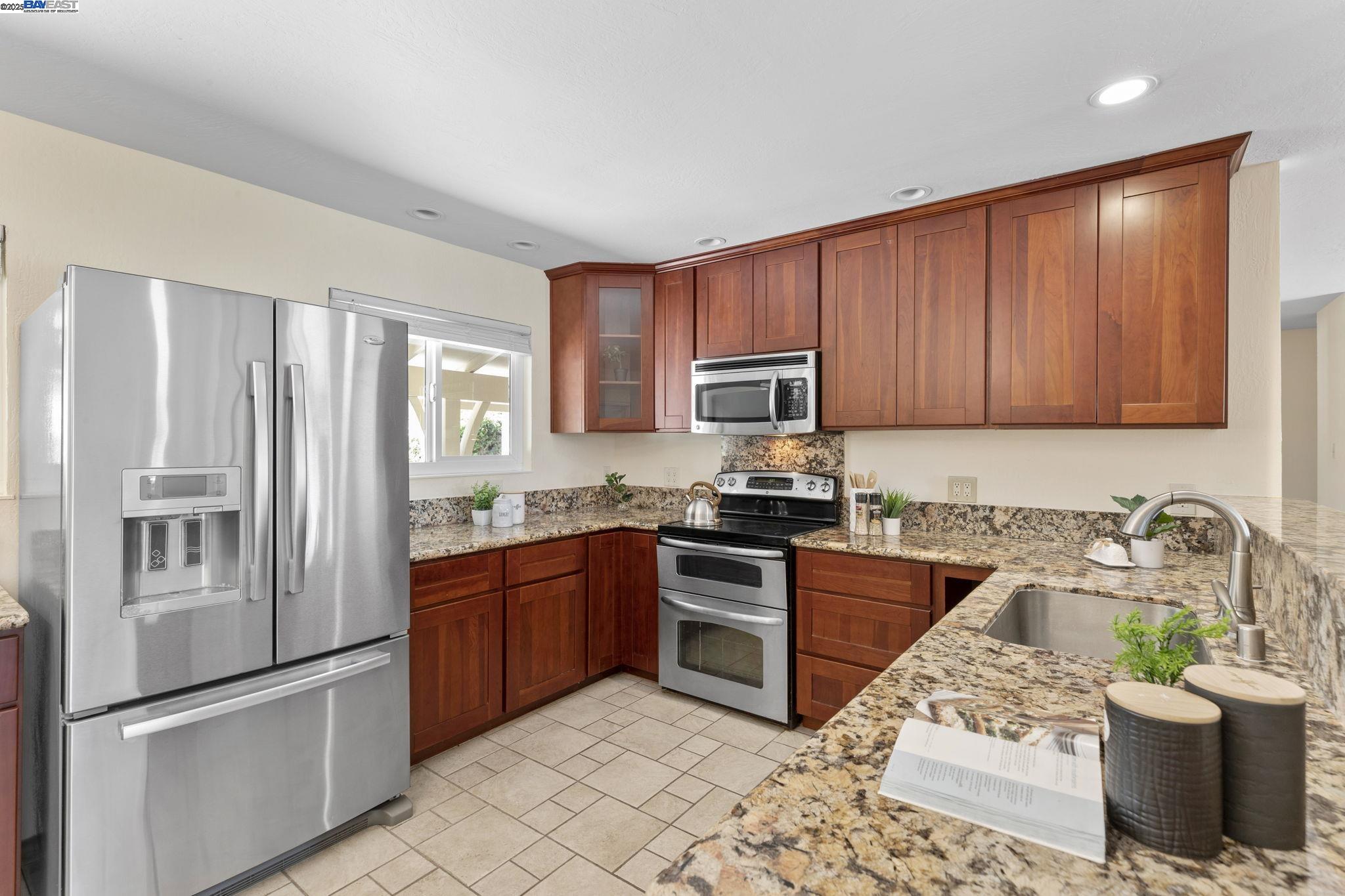 Detail Gallery Image 15 of 55 For 5420 Chapman Dr, Newark,  CA 94560 - 4 Beds | 2 Baths