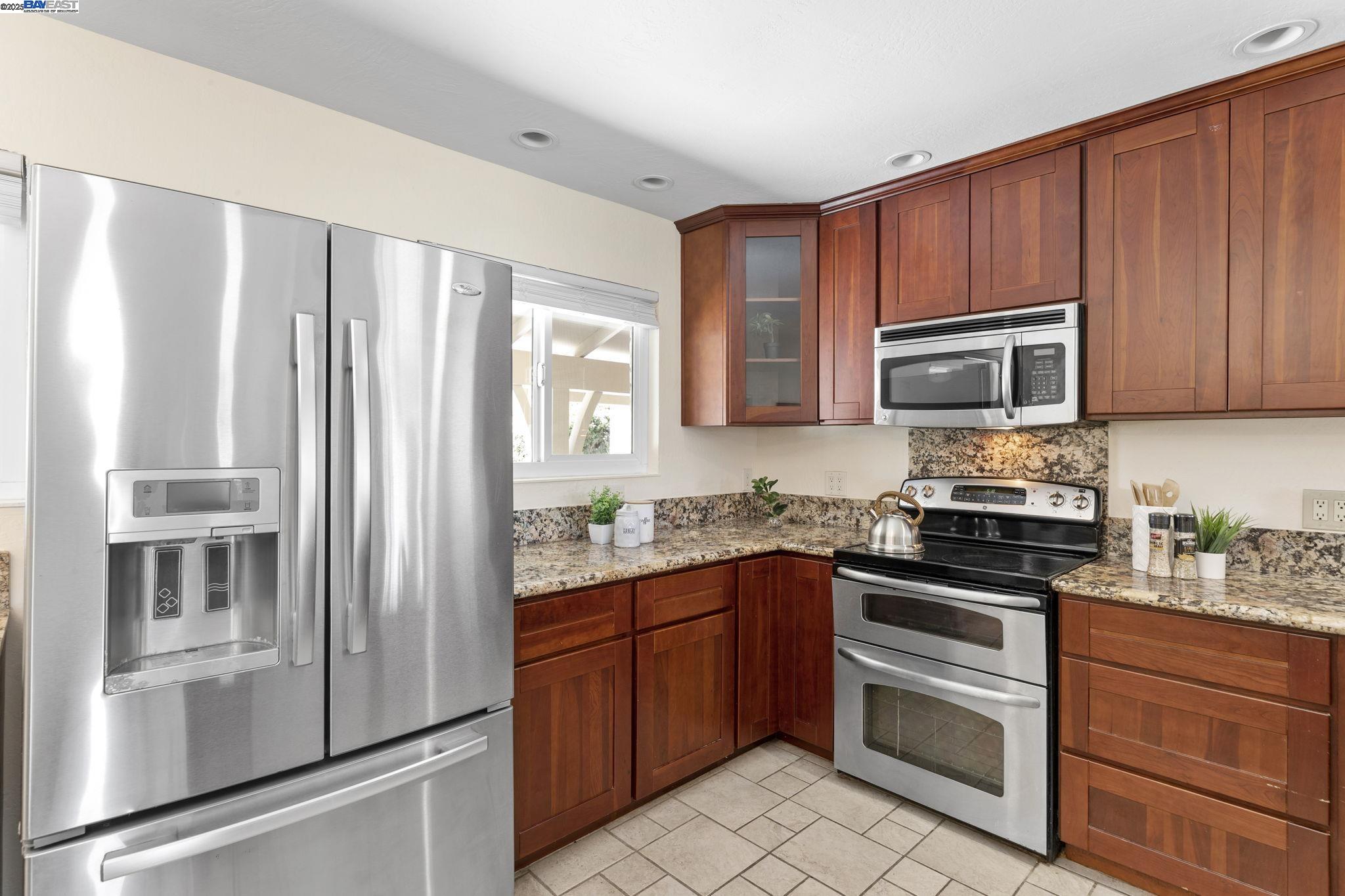 Detail Gallery Image 19 of 55 For 5420 Chapman Dr, Newark,  CA 94560 - 4 Beds | 2 Baths