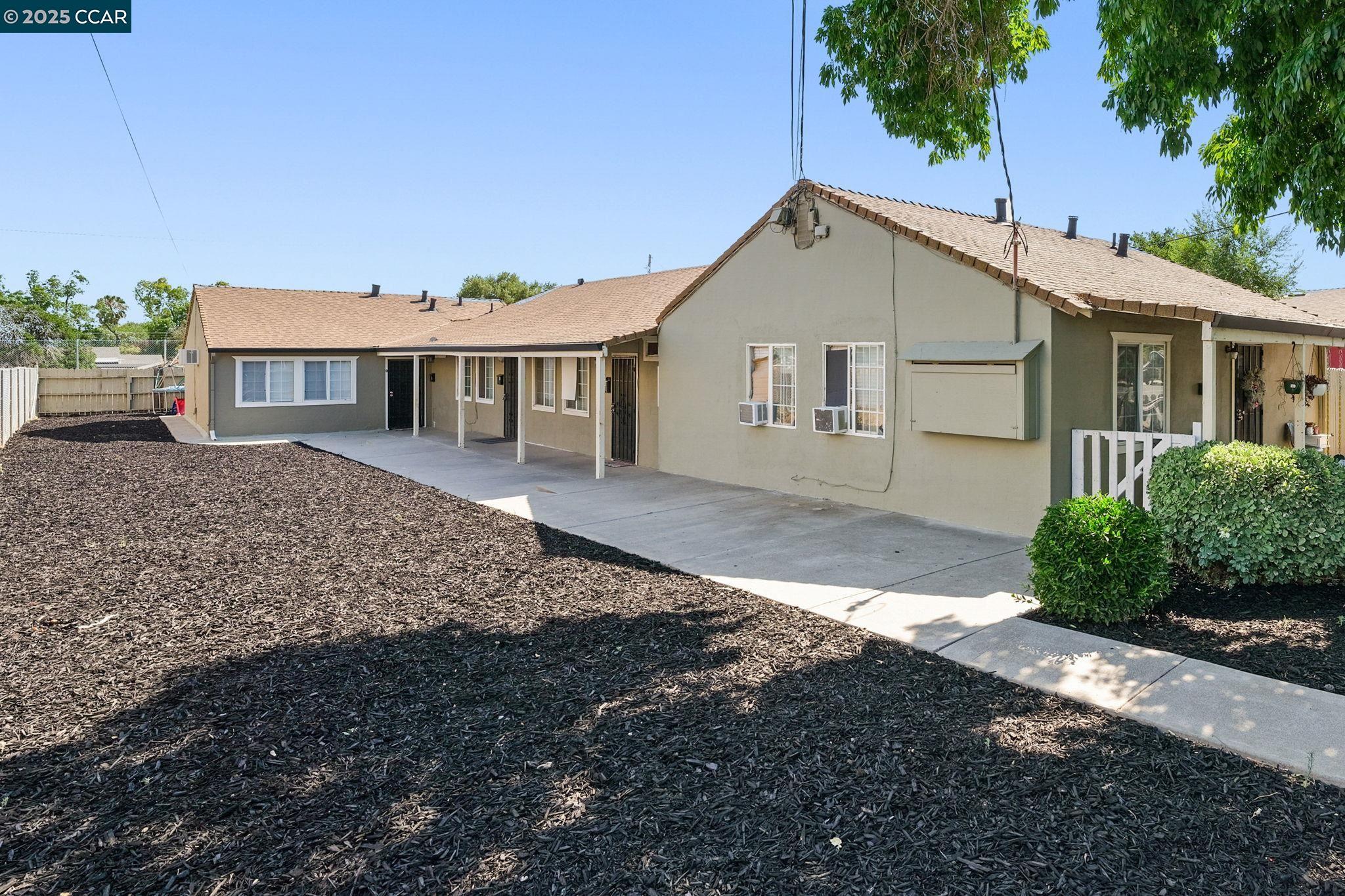 Detail Gallery Image 6 of 18 For 102 Alturas Ave, Pittsburg,  CA 94565 - – Beds | – Baths