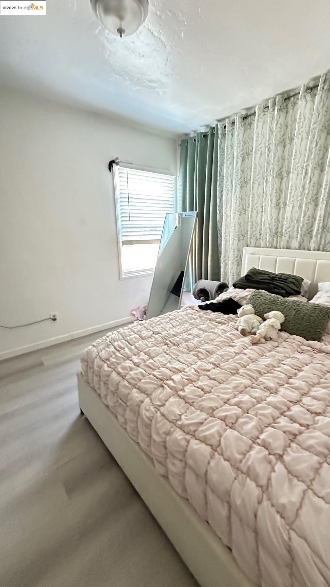 Detail Gallery Image 6 of 9 For 1929 Lincoln Avenue, Richmond,  CA 94801 - 3 Beds | 1 Baths