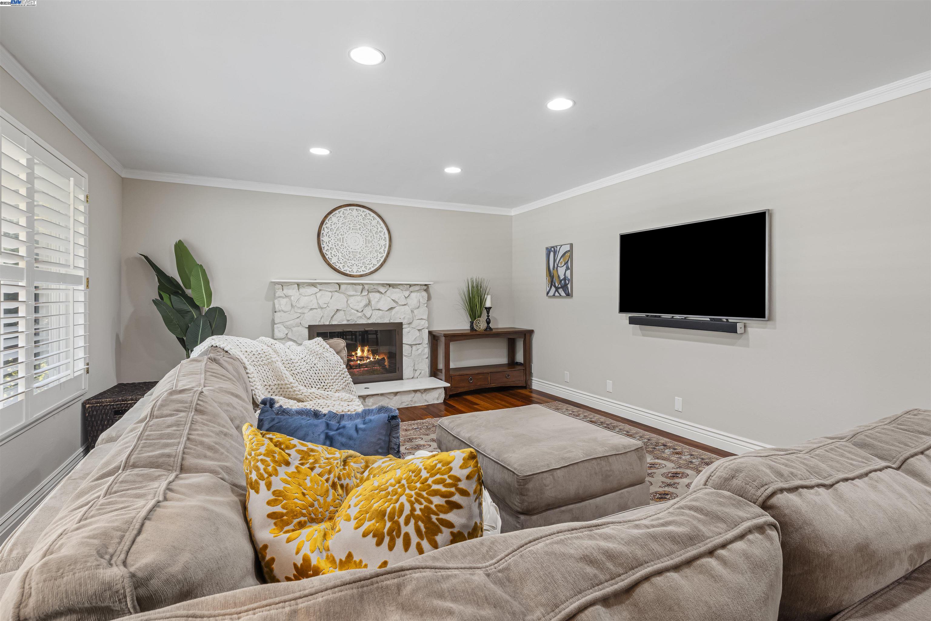 Detail Gallery Image 12 of 47 For 1834 Hicks, San Jose,  CA 95125 - 4 Beds | 3 Baths