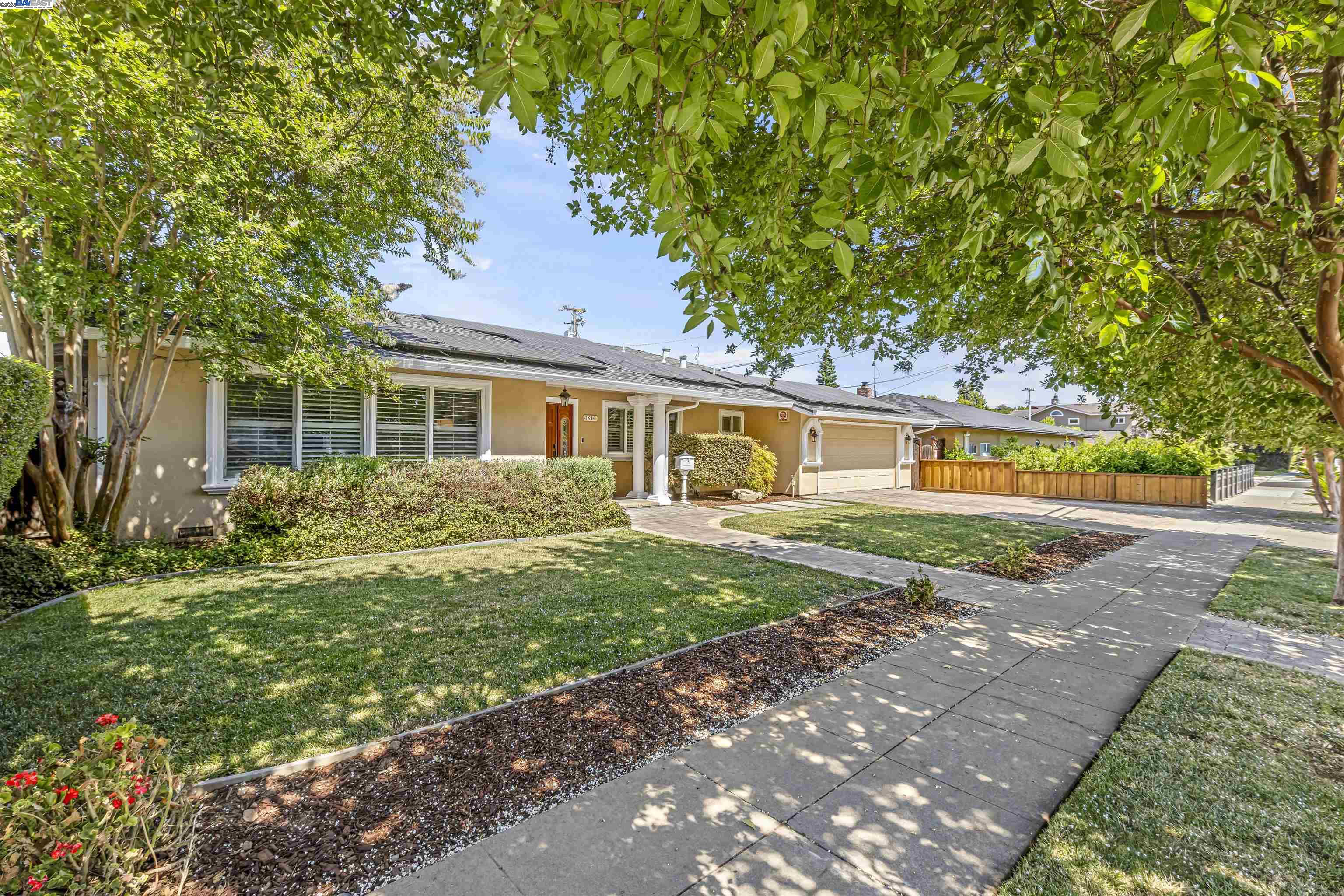 Detail Gallery Image 4 of 47 For 1834 Hicks, San Jose,  CA 95125 - 4 Beds | 3 Baths