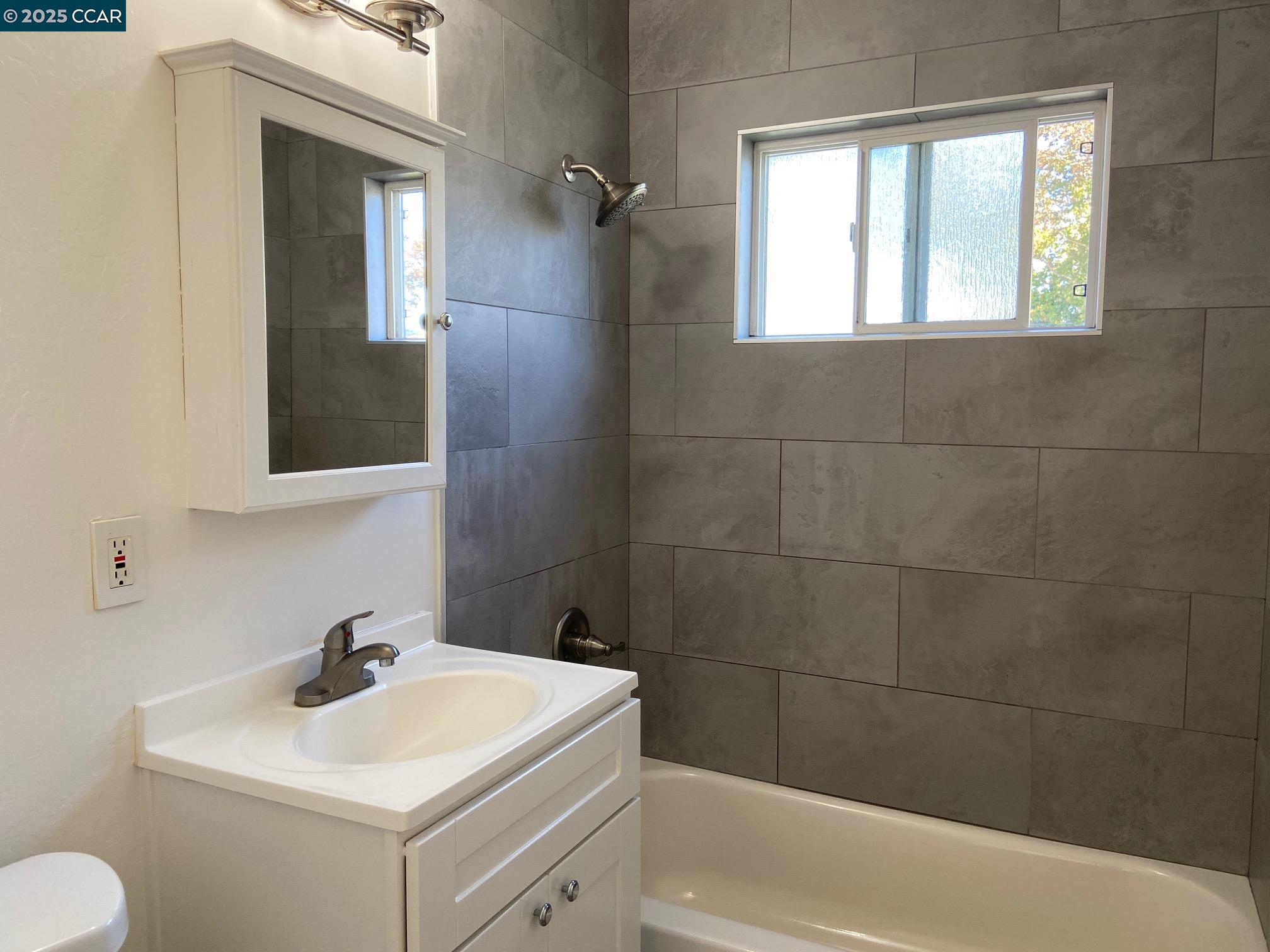 Detail Gallery Image 17 of 21 For 7182 Burton St, Dublin,  CA 94568 - 3 Beds | 2 Baths