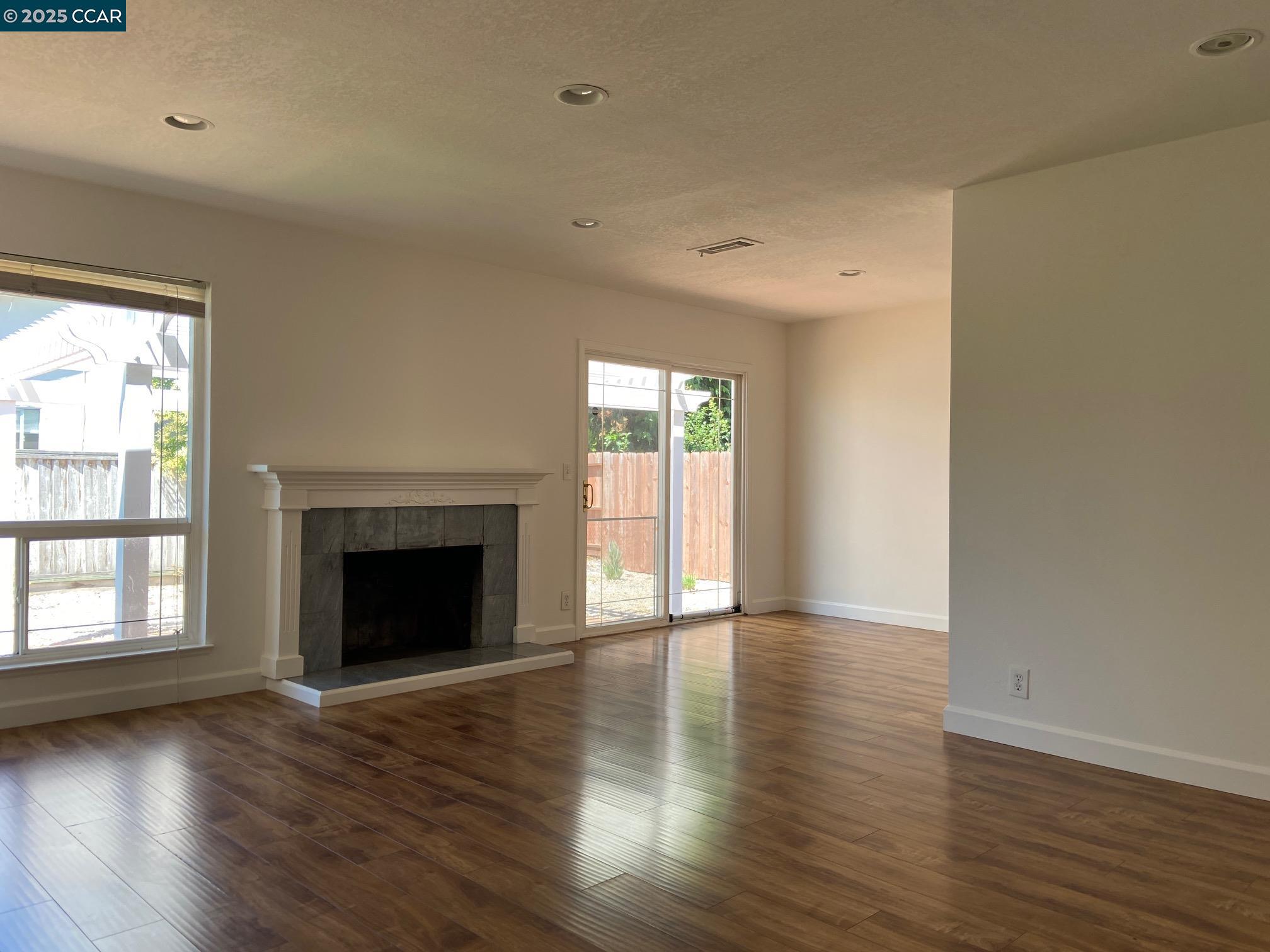 Detail Gallery Image 7 of 21 For 7182 Burton St, Dublin,  CA 94568 - 3 Beds | 2 Baths