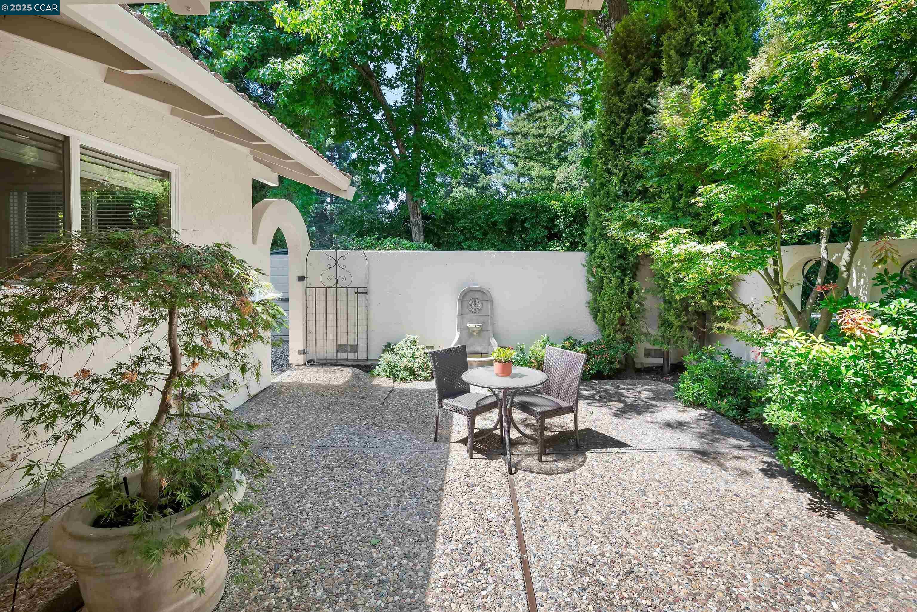 Detail Gallery Image 13 of 60 For 2142 Deer Oak Way, Danville,  CA 94506 - 5 Beds | 3/1 Baths