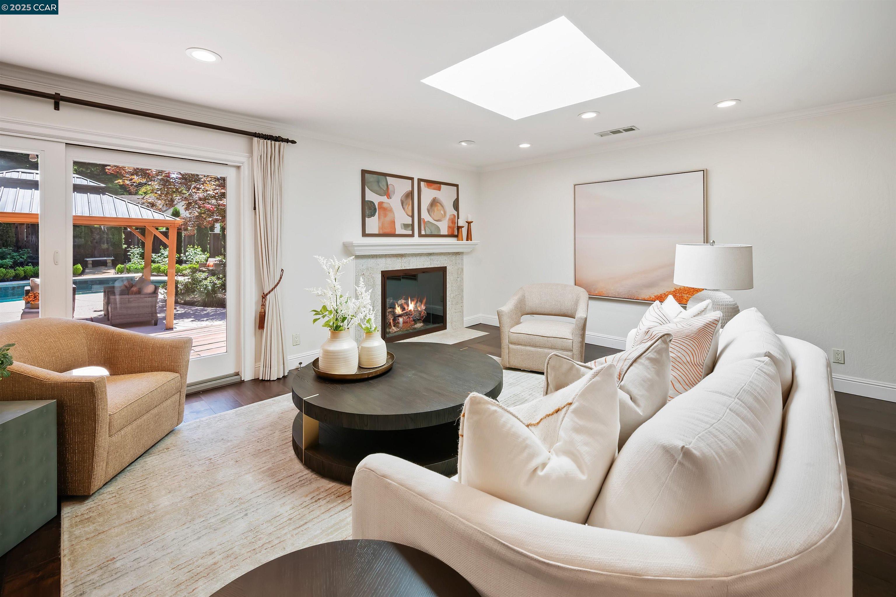 Detail Gallery Image 20 of 60 For 2142 Deer Oak Way, Danville,  CA 94506 - 5 Beds | 3/1 Baths