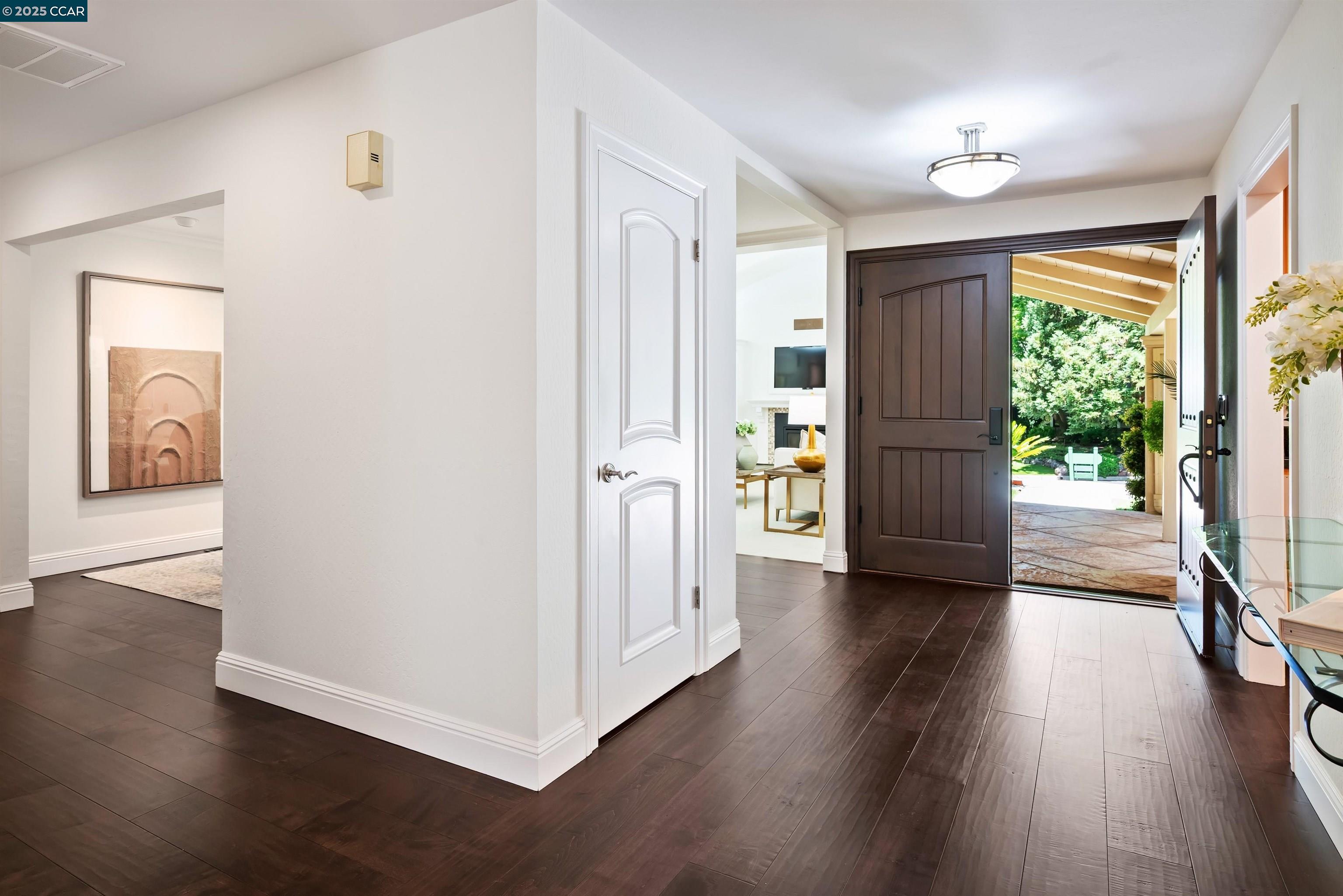 Detail Gallery Image 8 of 60 For 2142 Deer Oak Way, Danville,  CA 94506 - 5 Beds | 3/1 Baths