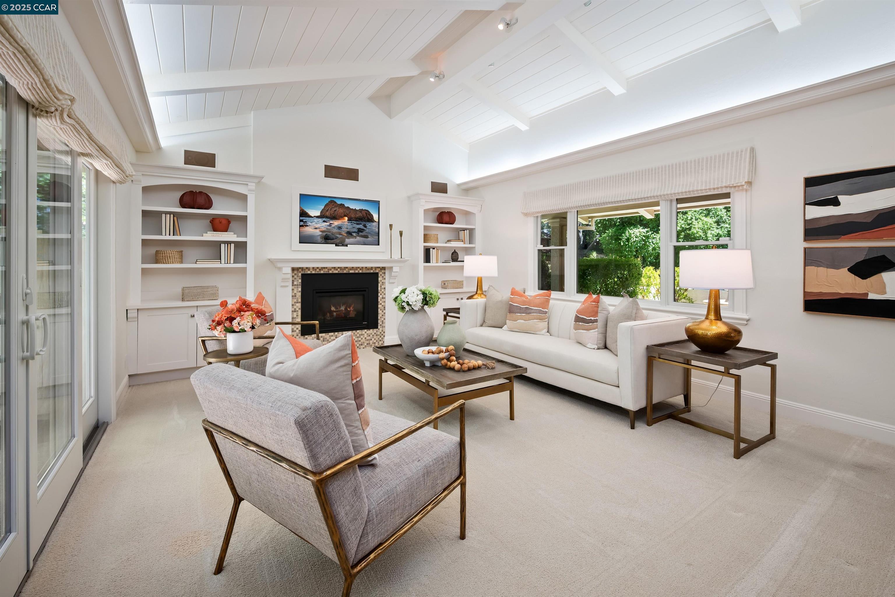 Detail Gallery Image 9 of 60 For 2142 Deer Oak Way, Danville,  CA 94506 - 5 Beds | 3/1 Baths