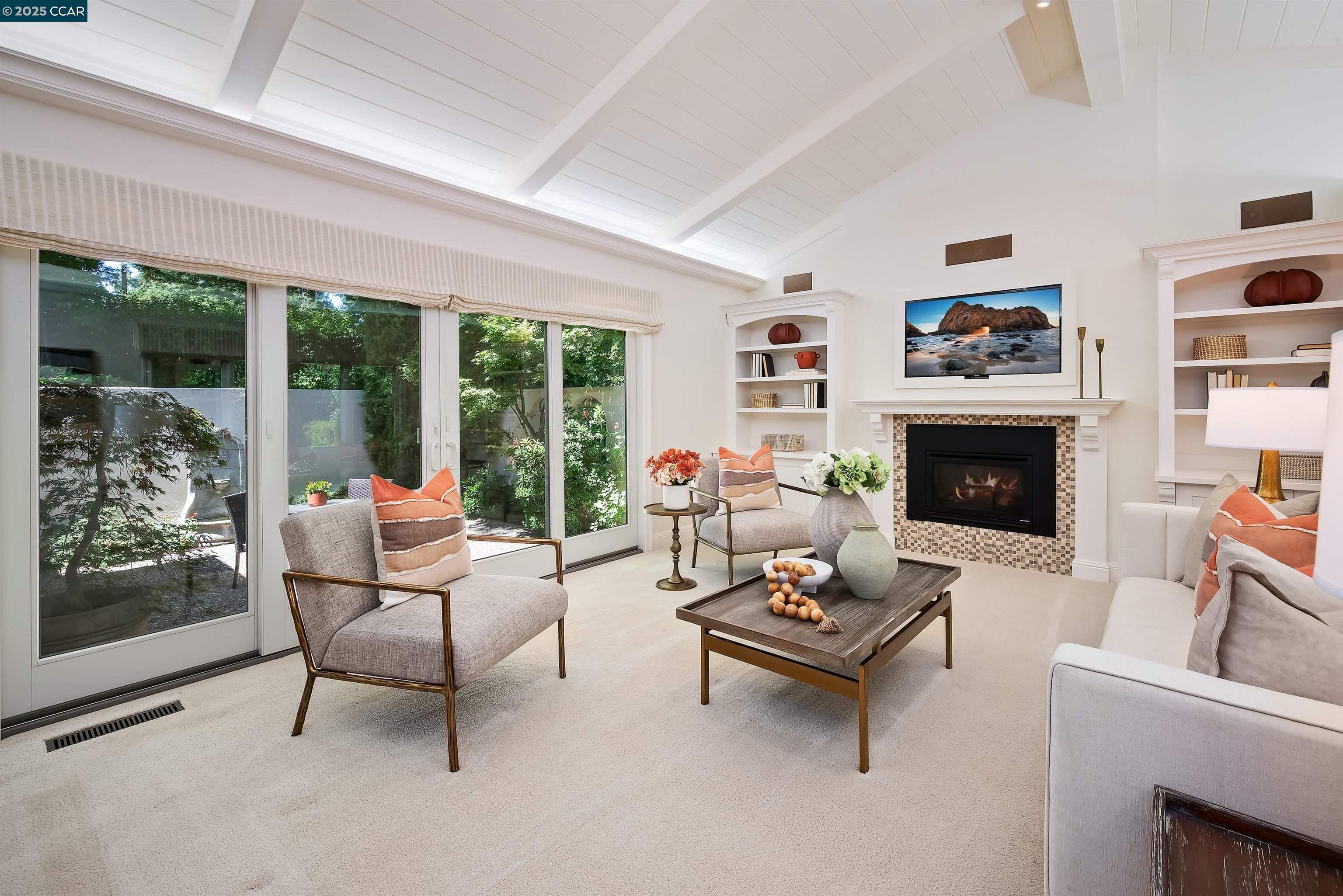Detail Gallery Image 10 of 60 For 2142 Deer Oak Way, Danville,  CA 94506 - 5 Beds | 3/1 Baths