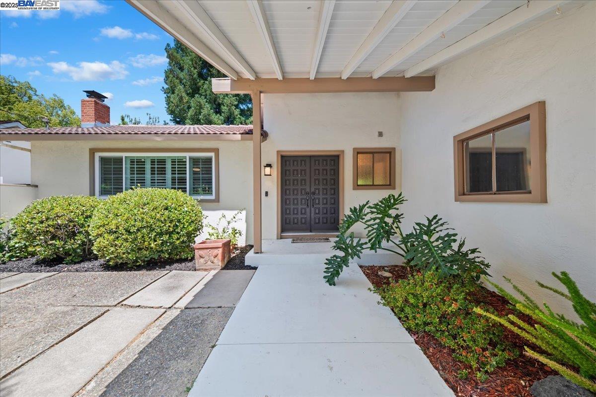 Detail Gallery Image 2 of 33 For 3428 Sugarberry Lane, Walnut Creek,  CA 94598 - 4 Beds | 3 Baths