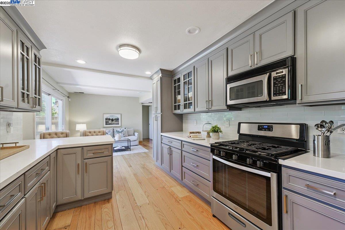 Detail Gallery Image 11 of 33 For 3428 Sugarberry Lane, Walnut Creek,  CA 94598 - 4 Beds | 3 Baths