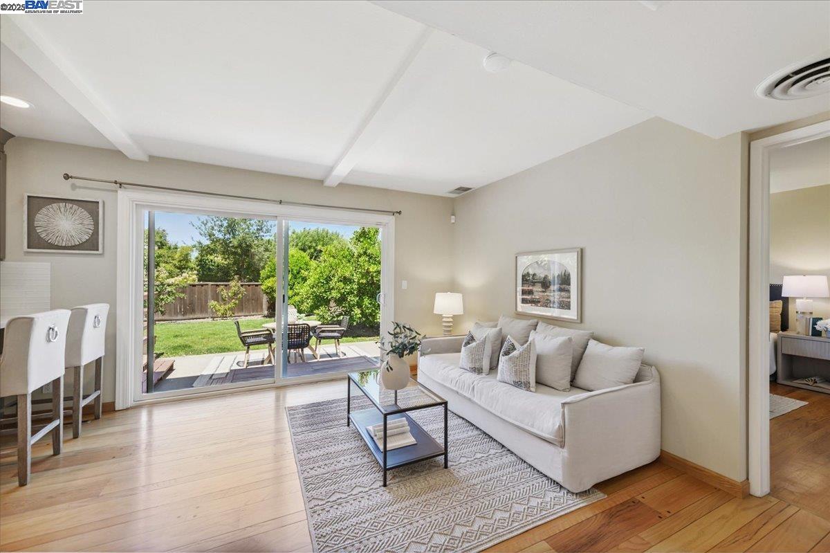 Detail Gallery Image 14 of 33 For 3428 Sugarberry Lane, Walnut Creek,  CA 94598 - 4 Beds | 3 Baths