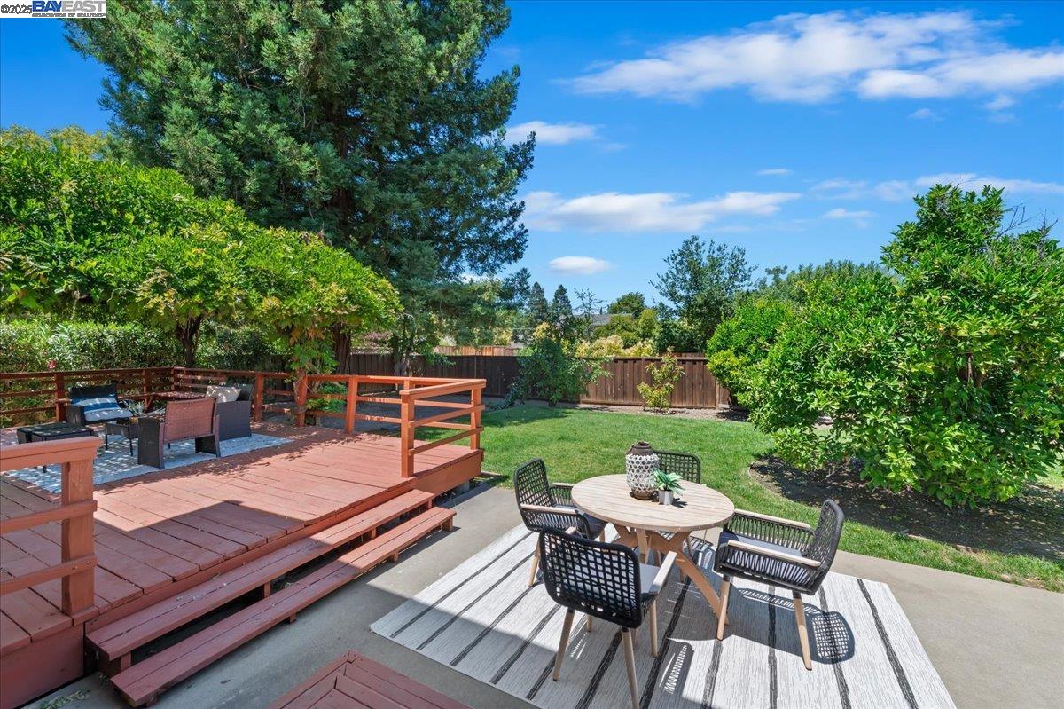 Detail Gallery Image 28 of 33 For 3428 Sugarberry Lane, Walnut Creek,  CA 94598 - 4 Beds | 3 Baths