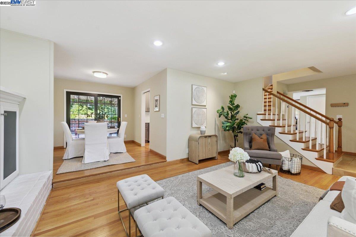 Detail Gallery Image 6 of 33 For 3428 Sugarberry Lane, Walnut Creek,  CA 94598 - 4 Beds | 3 Baths