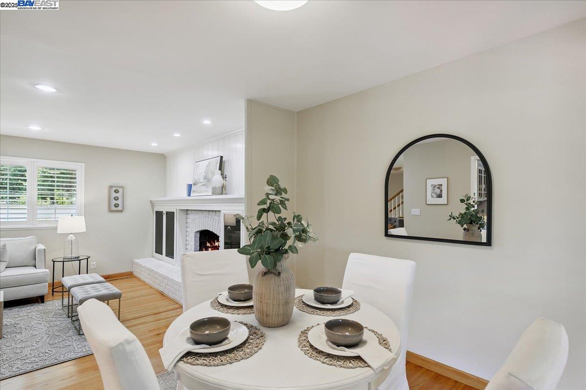 Detail Gallery Image 7 of 33 For 3428 Sugarberry Lane, Walnut Creek,  CA 94598 - 4 Beds | 3 Baths
