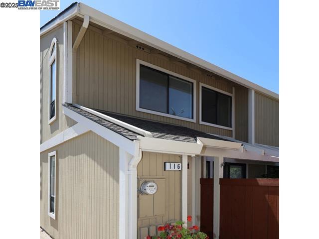 MLS: 41104116 Condo For Sale