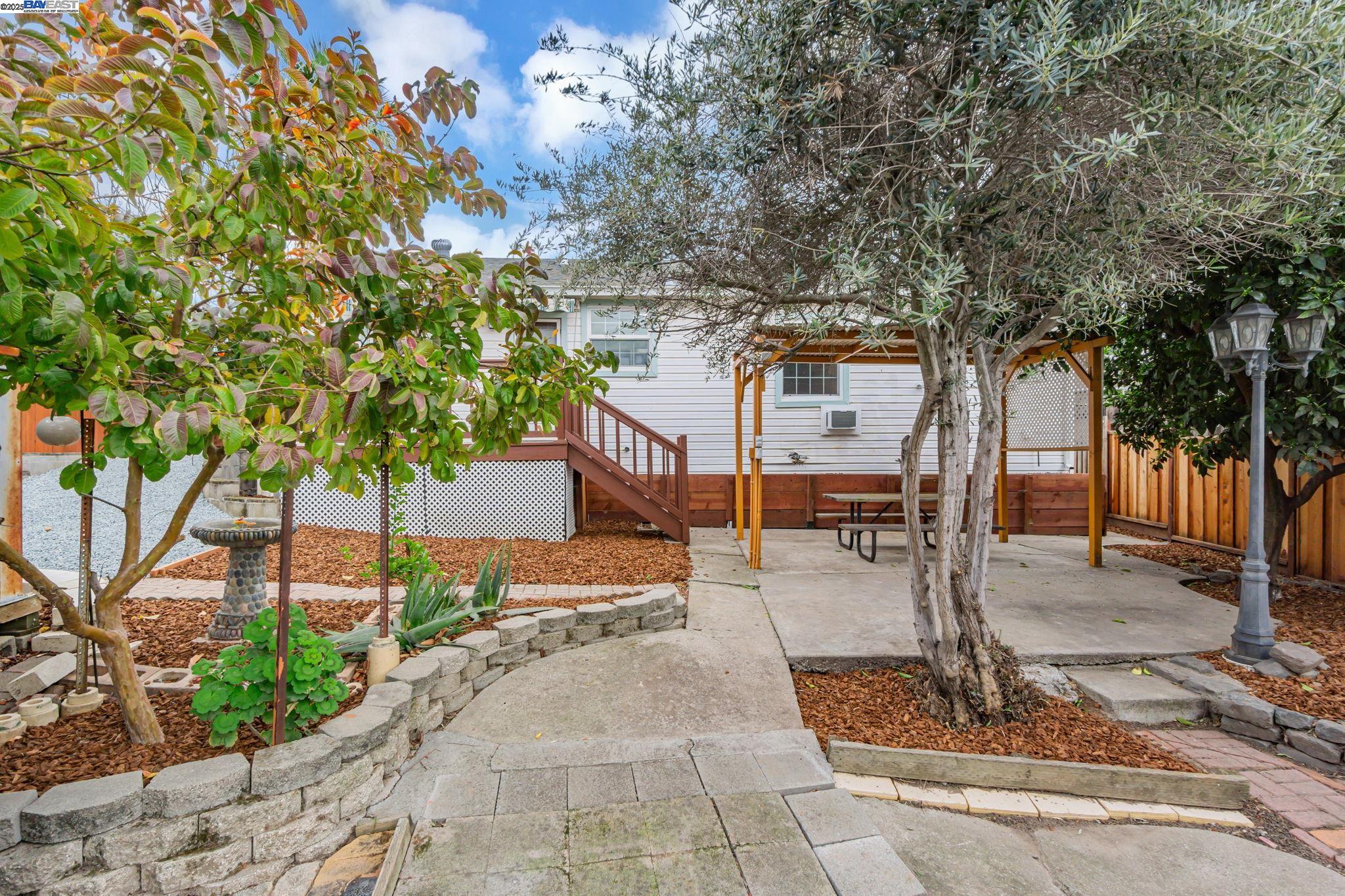 Detail Gallery Image 24 of 29 For 800 W 14th St, Antioch,  CA 94509 - 3 Beds | 1 Baths