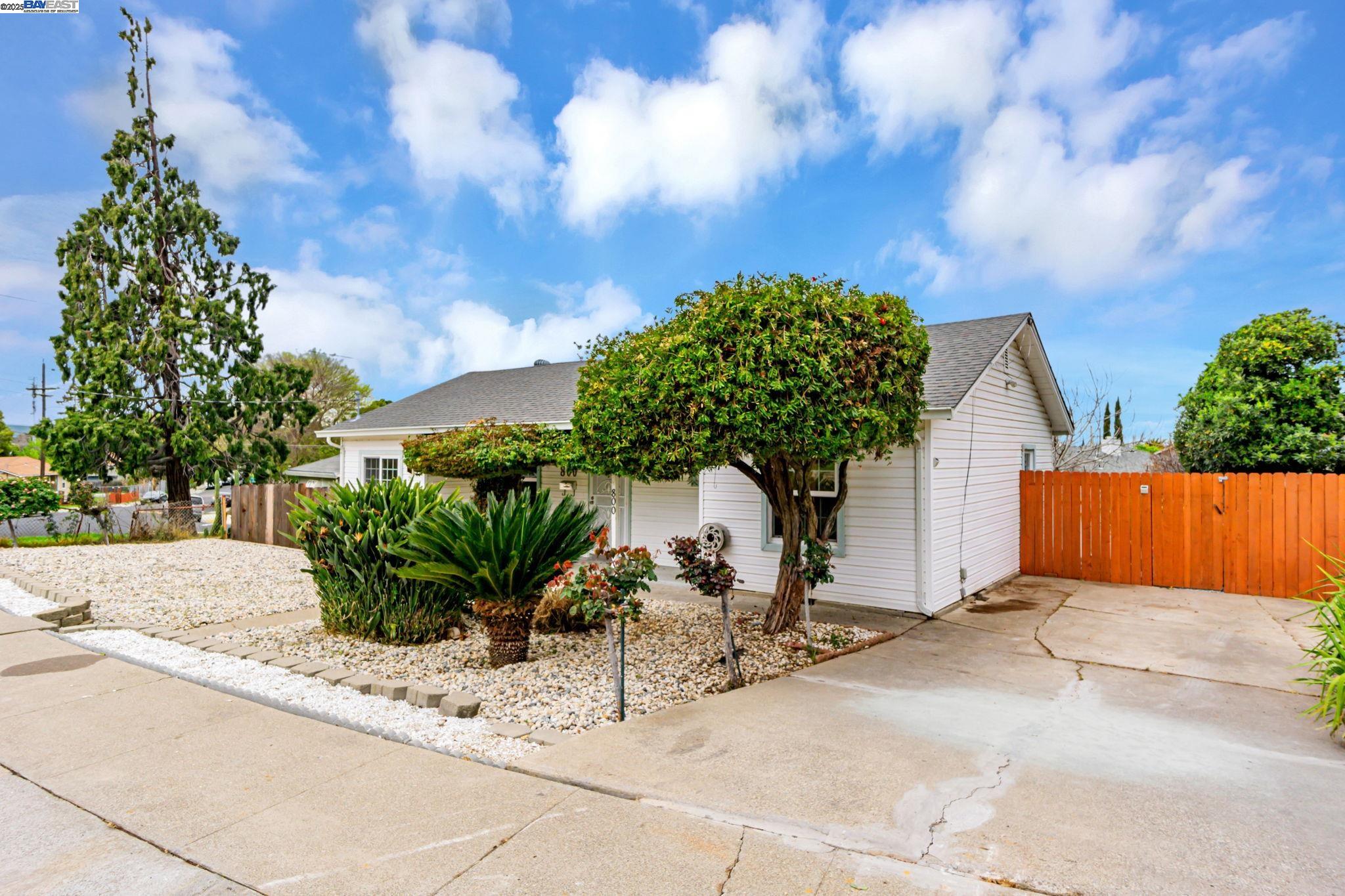 Detail Gallery Image 29 of 29 For 800 W 14th St, Antioch,  CA 94509 - 3 Beds | 1 Baths
