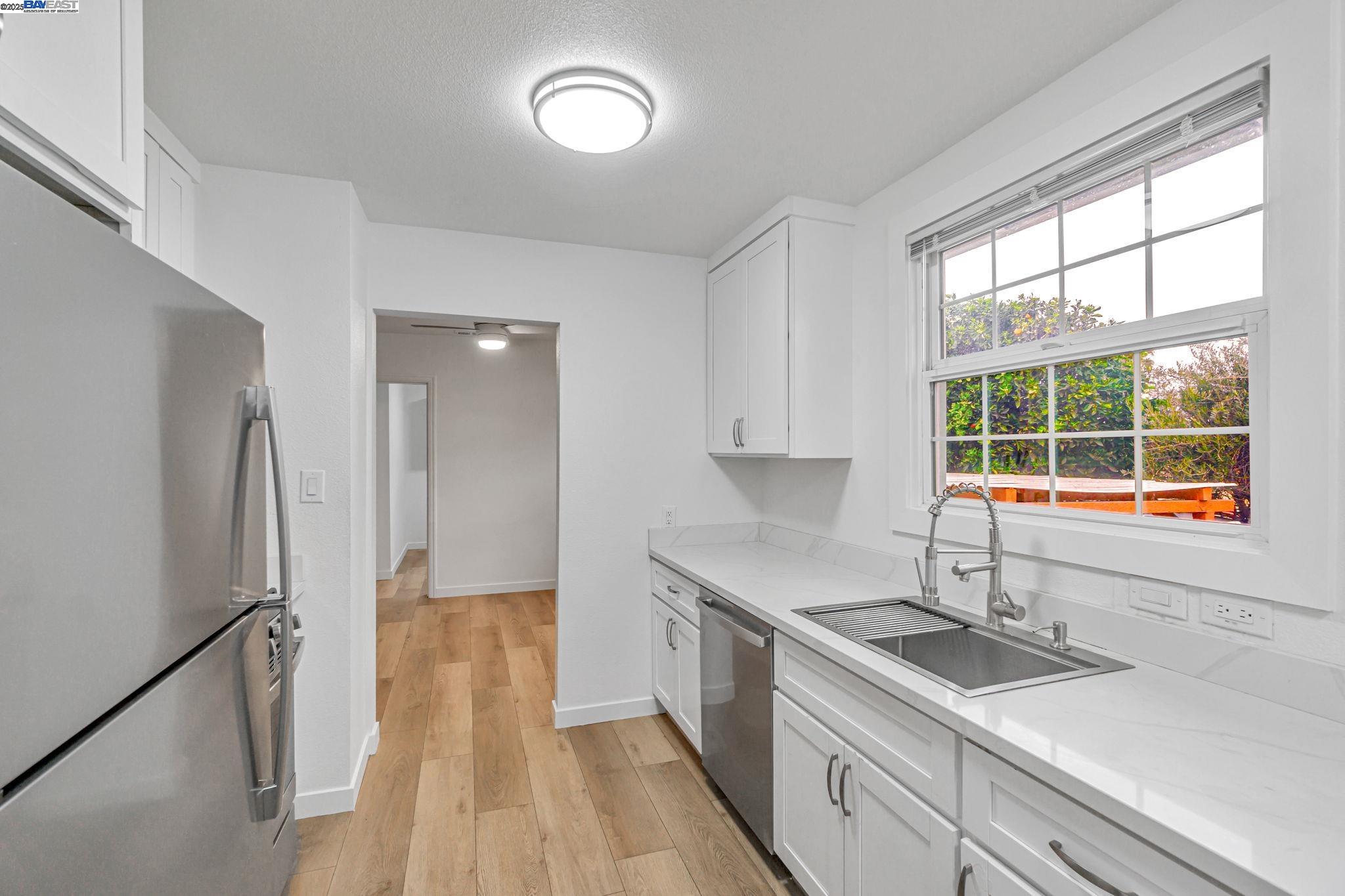 Detail Gallery Image 5 of 29 For 800 W 14th St, Antioch,  CA 94509 - 3 Beds | 1 Baths