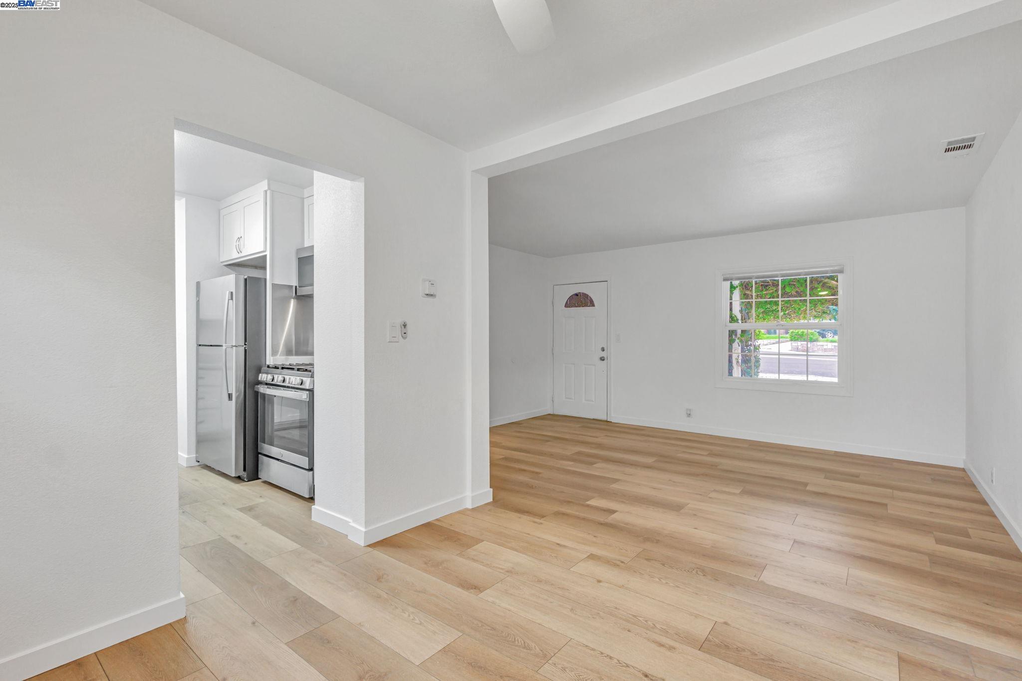 Detail Gallery Image 6 of 29 For 800 W 14th St, Antioch,  CA 94509 - 3 Beds | 1 Baths