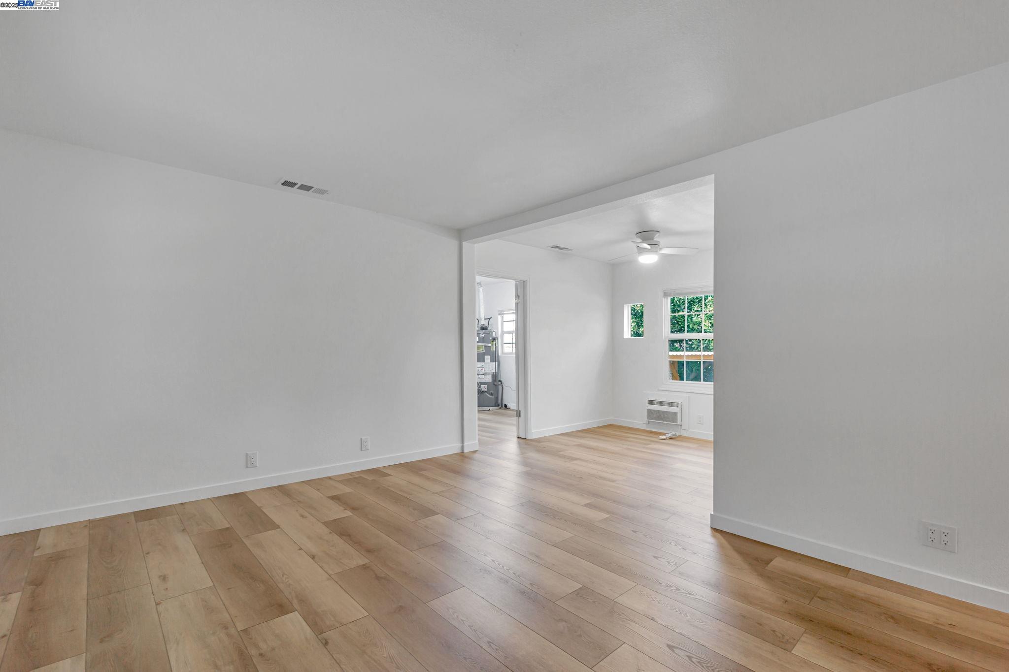 Detail Gallery Image 9 of 29 For 800 W 14th St, Antioch,  CA 94509 - 3 Beds | 1 Baths