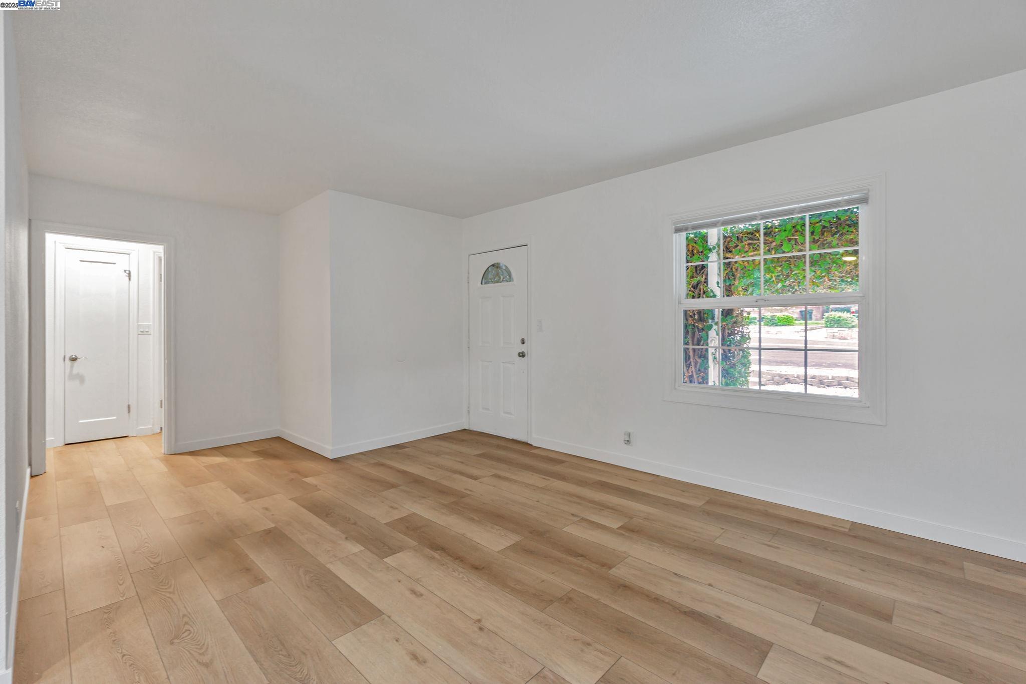 Detail Gallery Image 10 of 29 For 800 W 14th St, Antioch,  CA 94509 - 3 Beds | 1 Baths