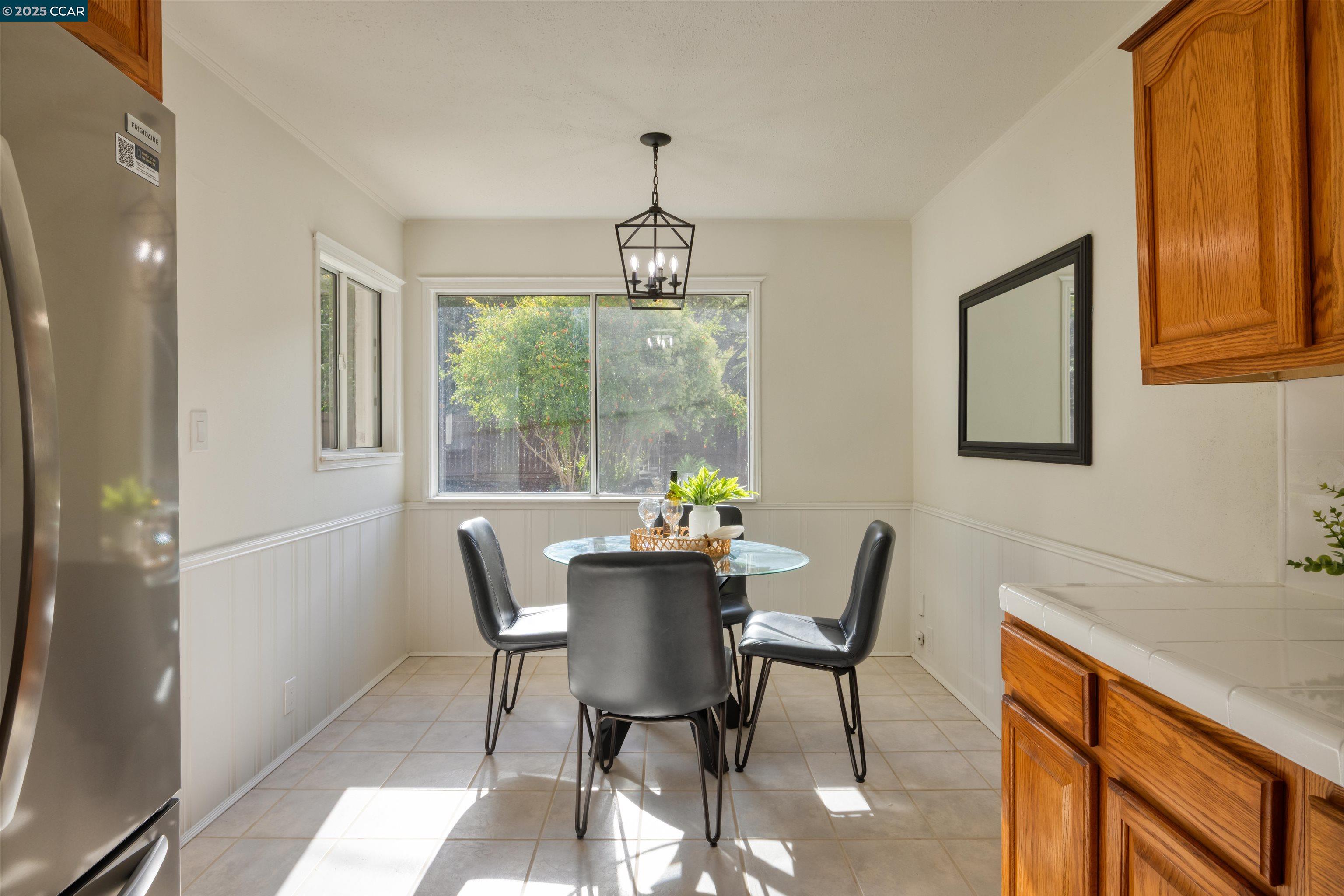 Detail Gallery Image 11 of 46 For 580 Moraga Way, Orinda,  CA 94563 - 3 Beds | 2 Baths