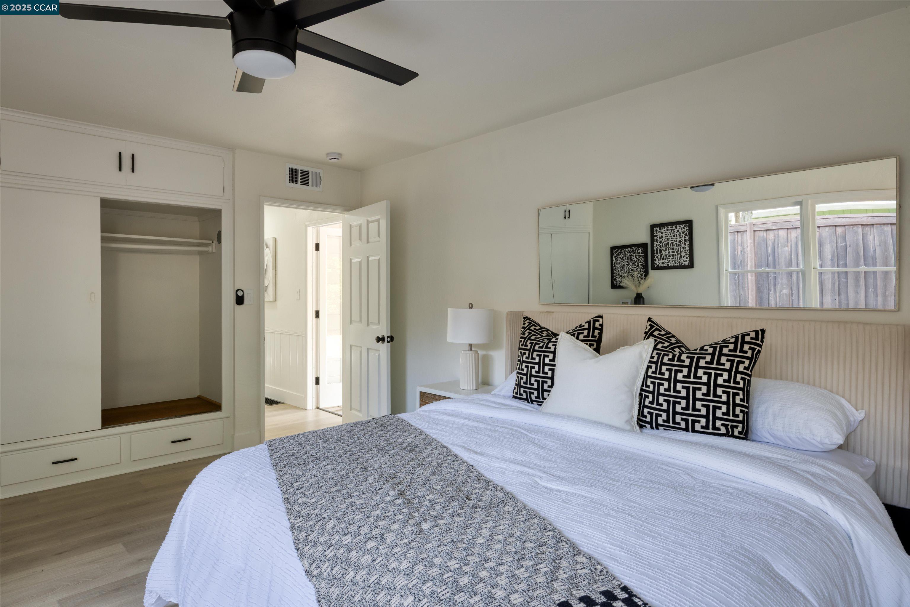 Detail Gallery Image 18 of 46 For 580 Moraga Way, Orinda,  CA 94563 - 3 Beds | 2 Baths