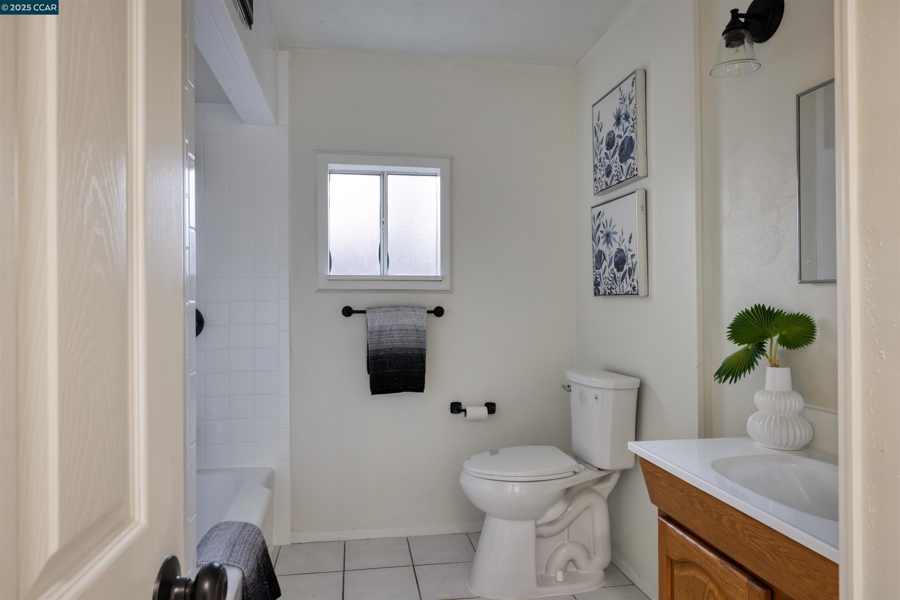 Detail Gallery Image 21 of 46 For 580 Moraga Way, Orinda,  CA 94563 - 3 Beds | 2 Baths