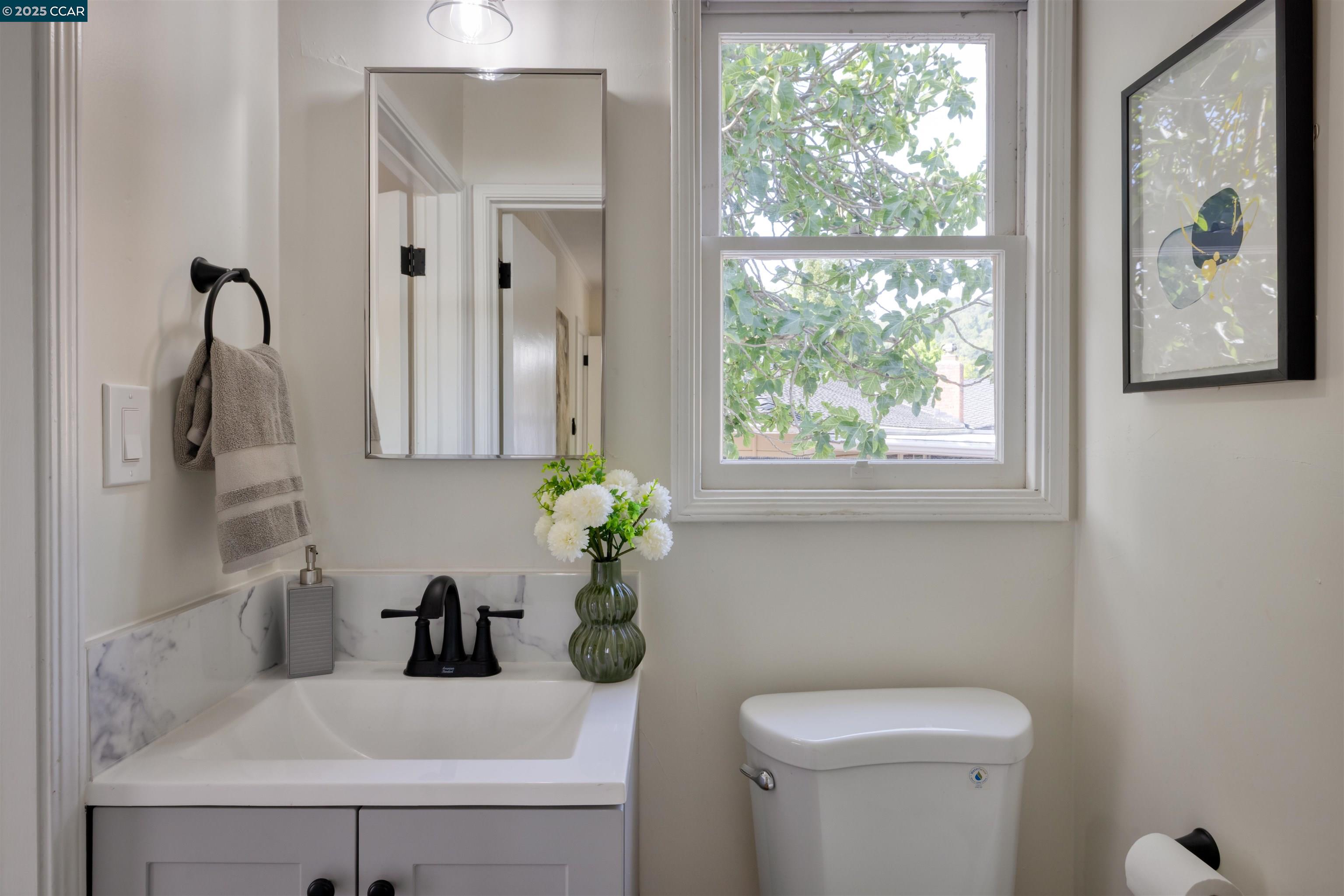 Detail Gallery Image 24 of 46 For 580 Moraga Way, Orinda,  CA 94563 - 3 Beds | 2 Baths