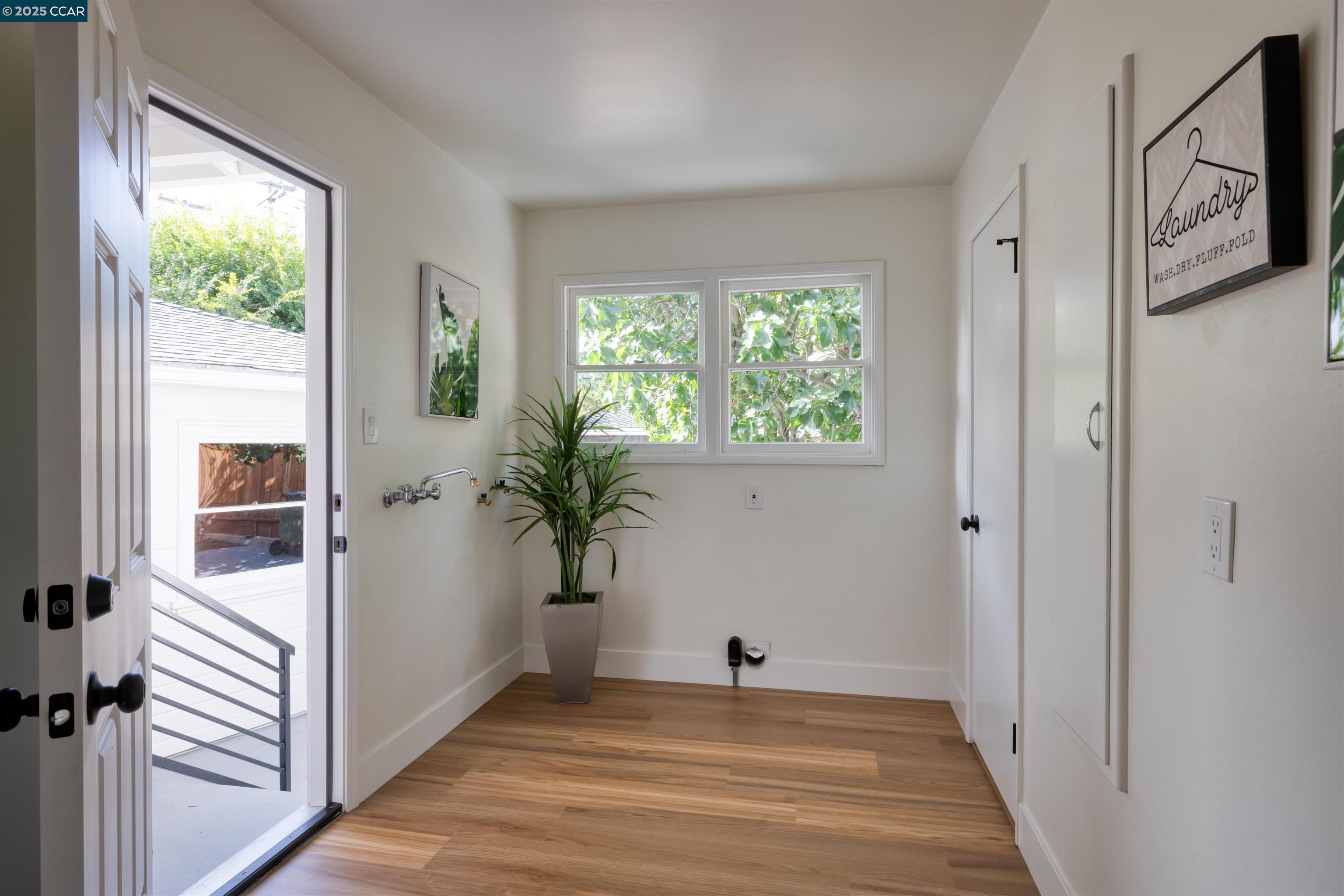 Detail Gallery Image 27 of 46 For 580 Moraga Way, Orinda,  CA 94563 - 3 Beds | 2 Baths
